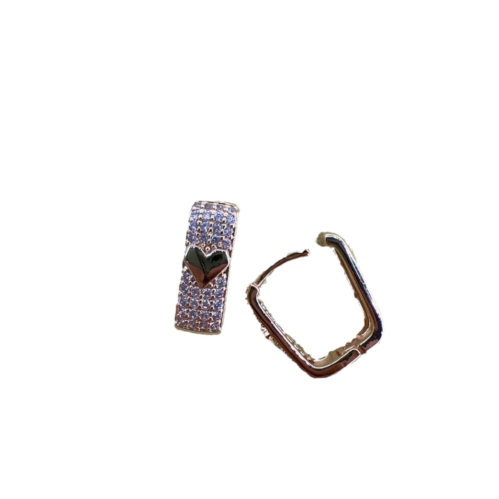 Trendy ear buckles, French niche high-end heart-shaped earrings, a new trendy S925 stud accessory with Korean charm and Internet celebrity appeal Item Picture