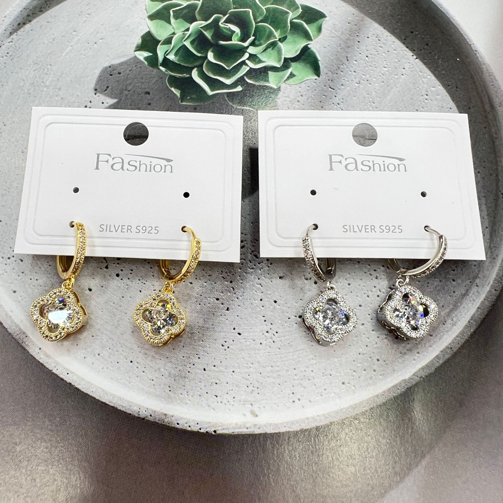 Genuine gold electroplated Korean high-end exquisite flower earrings and earrings, trendy Korean style, niche zirconia ear buckles and earrings