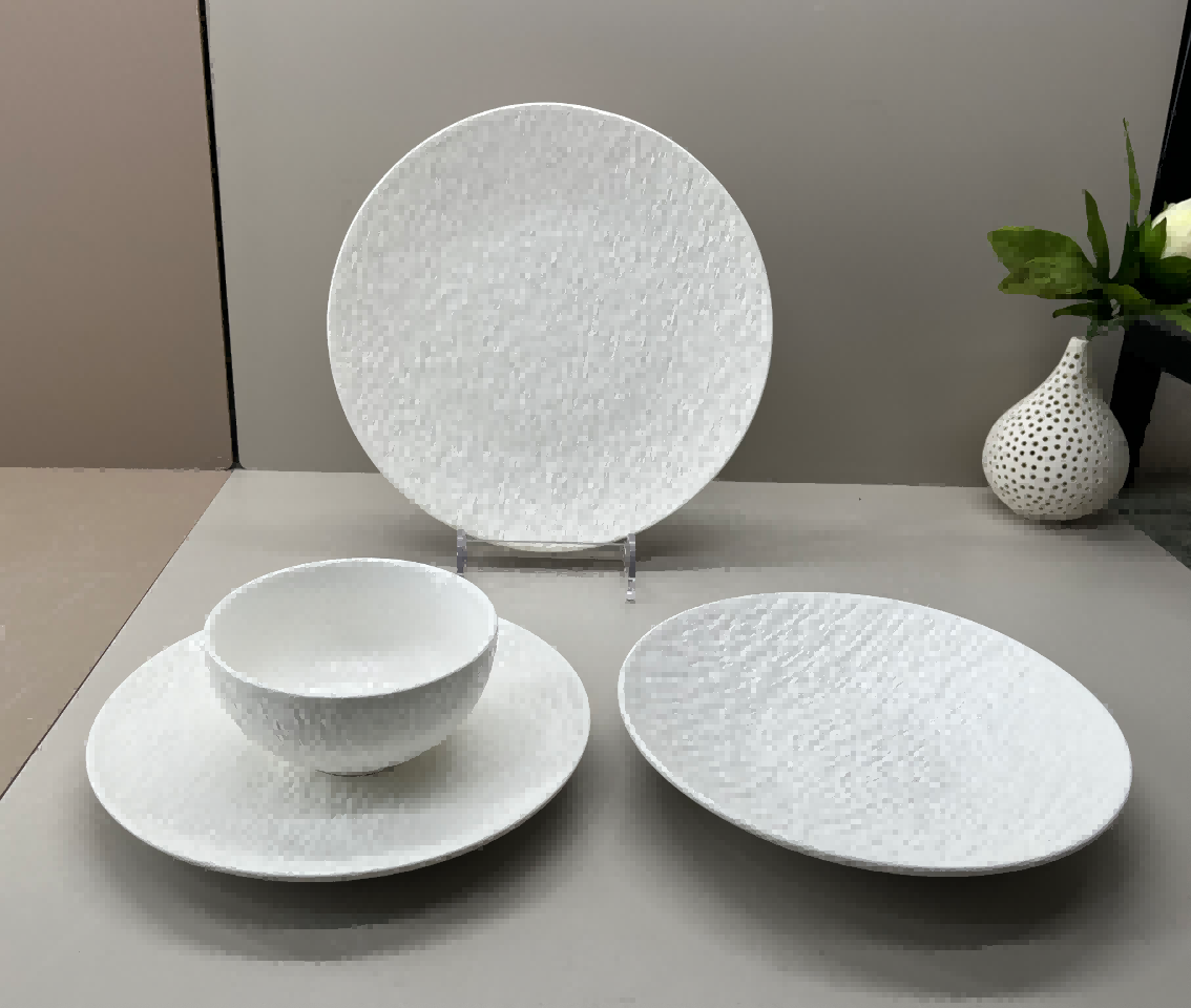 Limei Ceramic's matte stone-patterned ceramic plates exude a sense of luxury. Deep and light plates, large and medium steak plates, Nordic round plates are particularly attractive. Black Western-style plates, available in black and white, factory direct sales detail image 3