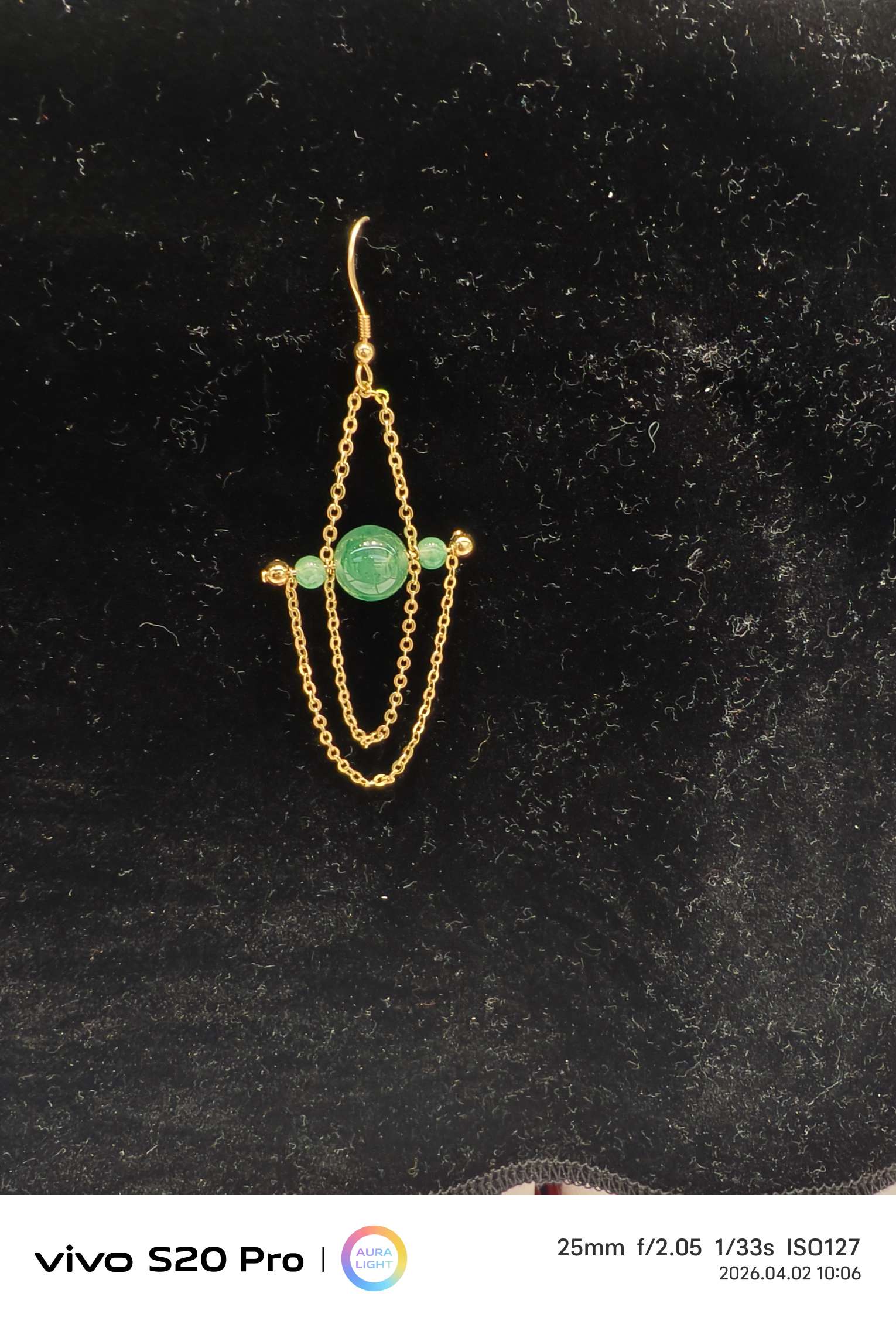 "Yan Yu Fei Cui African Jadeite Earrings, a natural jade style with elegant charm.