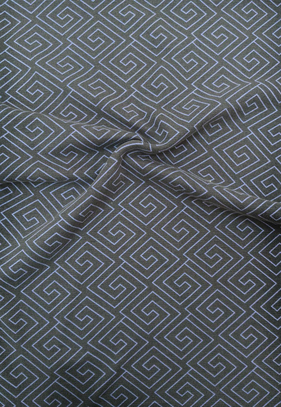 The natural blended fabric with wool and silk printing is soft, glutinous and more skin-friendly. The high-definition printing process is durable and not easy to fade detail image 4