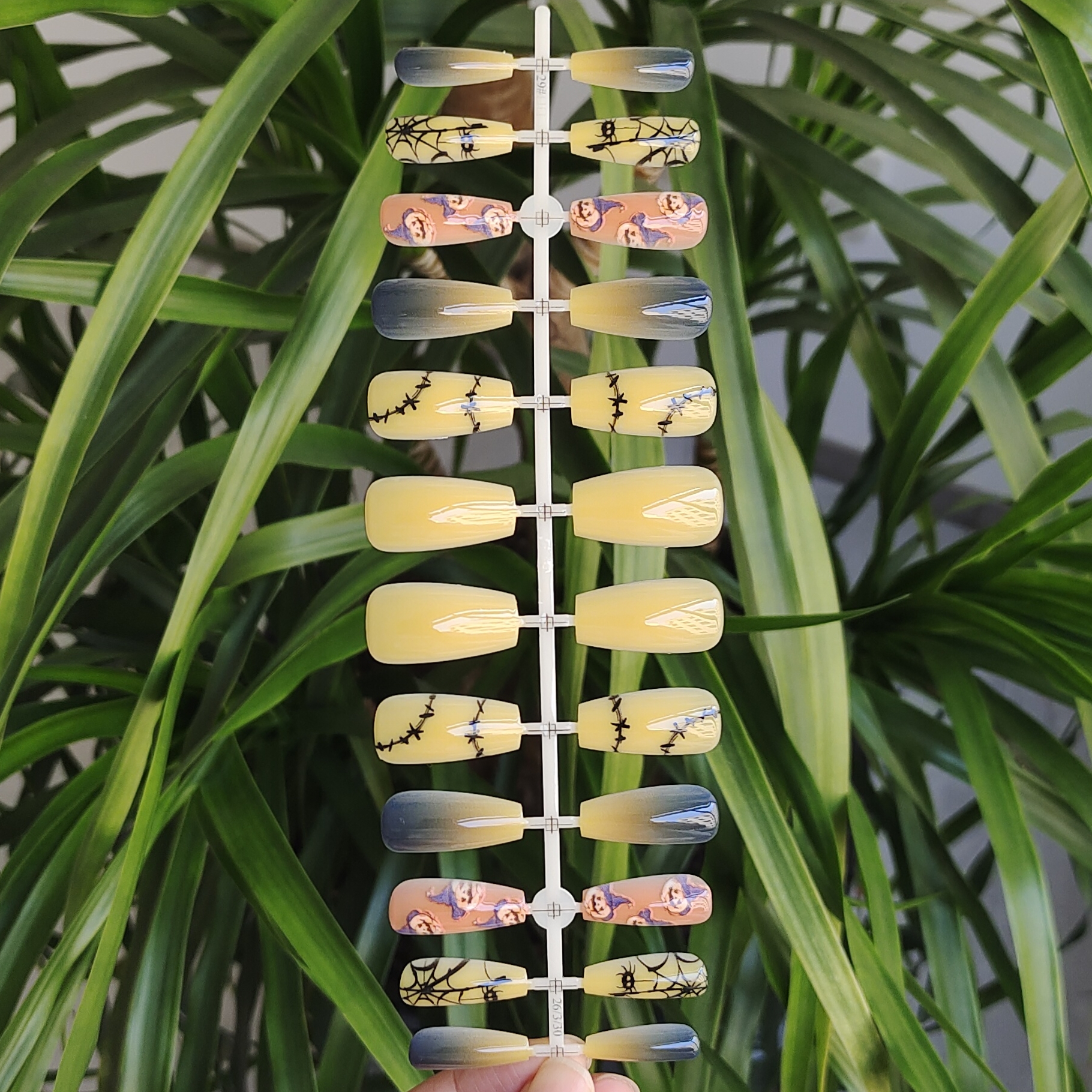 24 PCS PRESS ON NAIL TIPS MEDIUM COFFIN SHAPE HALLOWEEN THEMED NAILS WITH THORNS DESIGN full figure