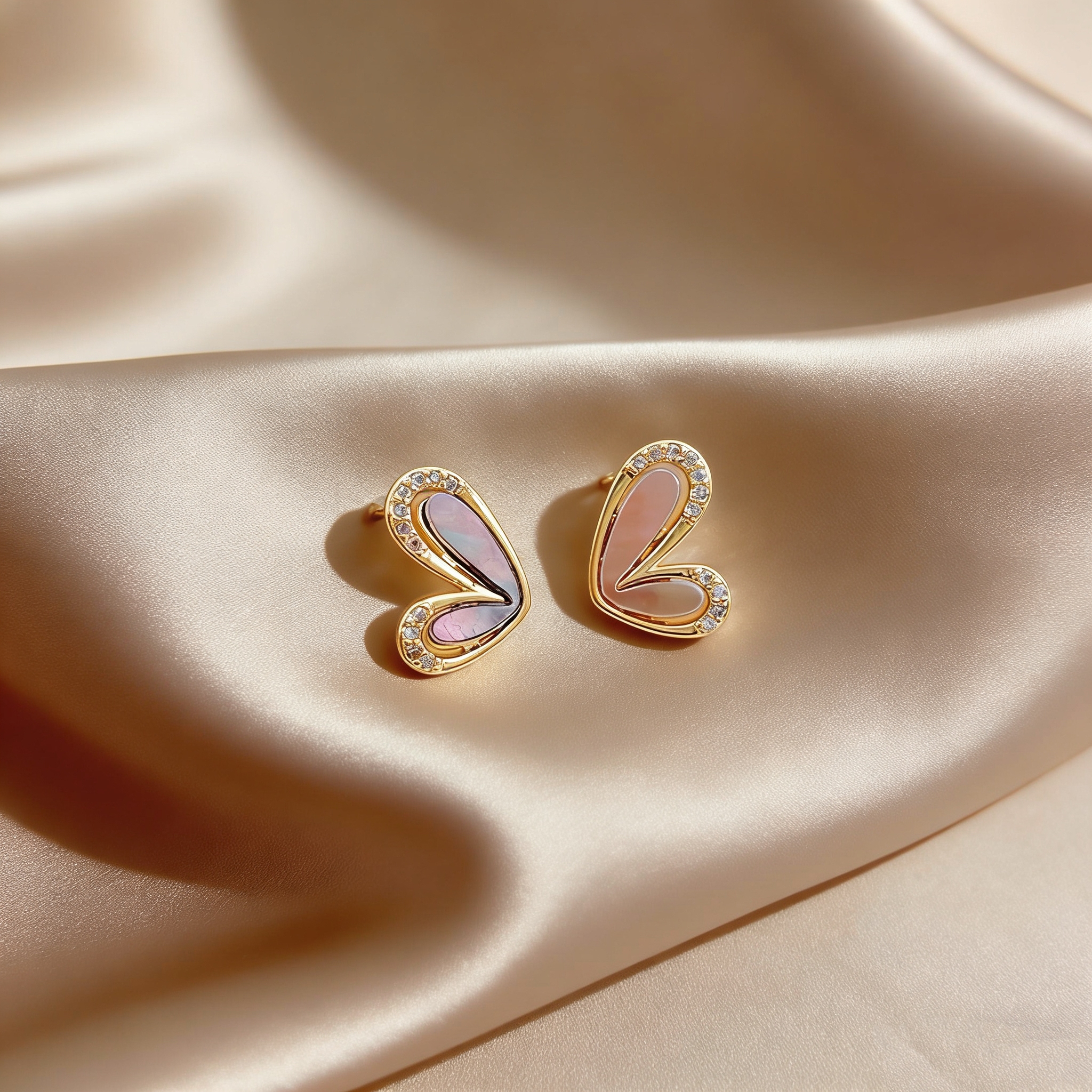 Heart-shaped abalone shell earrings for women, exquisite and fashionable earrings