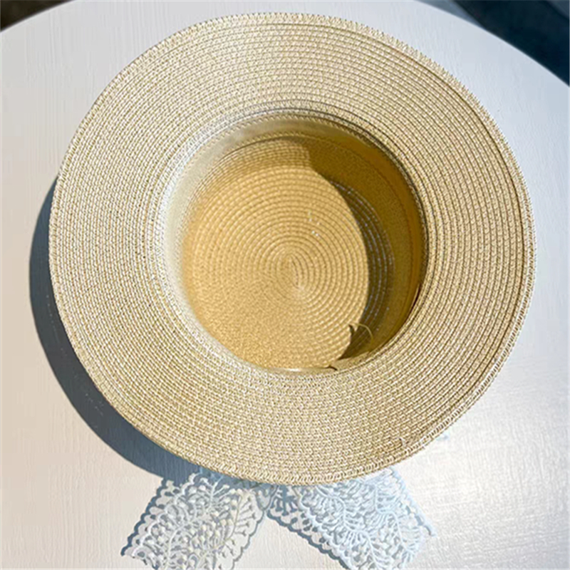 Cross-border new bestsellers: Women's spring and summer flat brim straw hats, lace bow ribbon straw woven hats, flat top hats, sun hats, fashionable seaside vacation, outdoor travel, sun protection hats, daily urban style Application Scenario