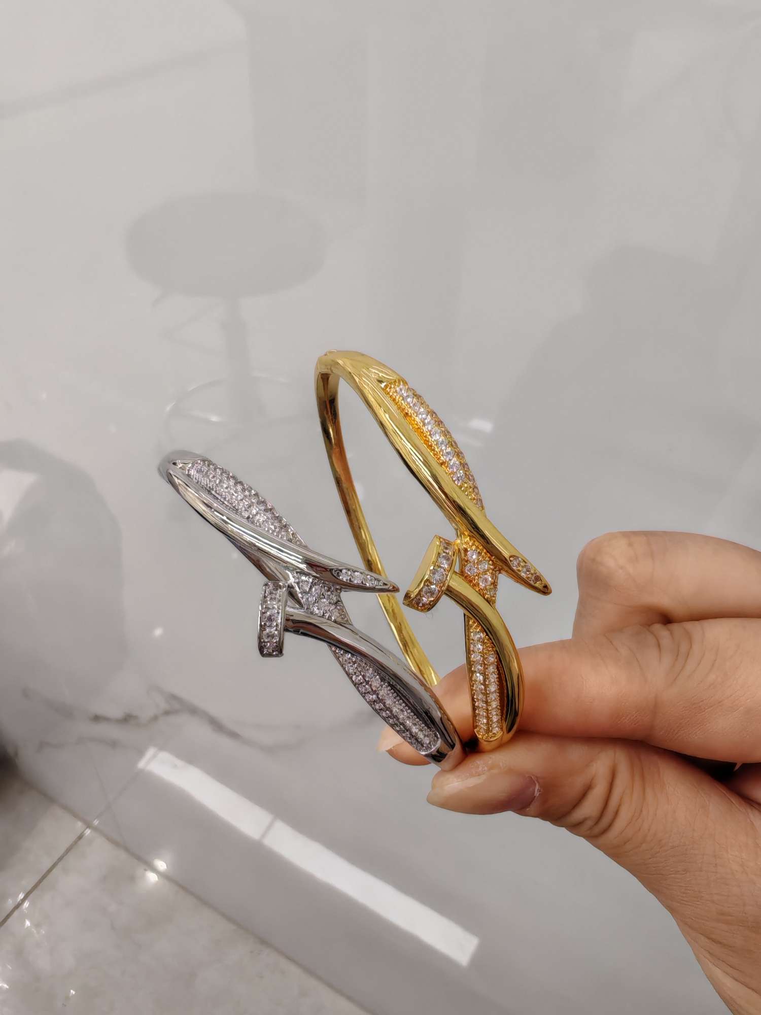 18K gold bracelet, round bracelet, gold and silver bracelet, custom-made jewelry, classic design