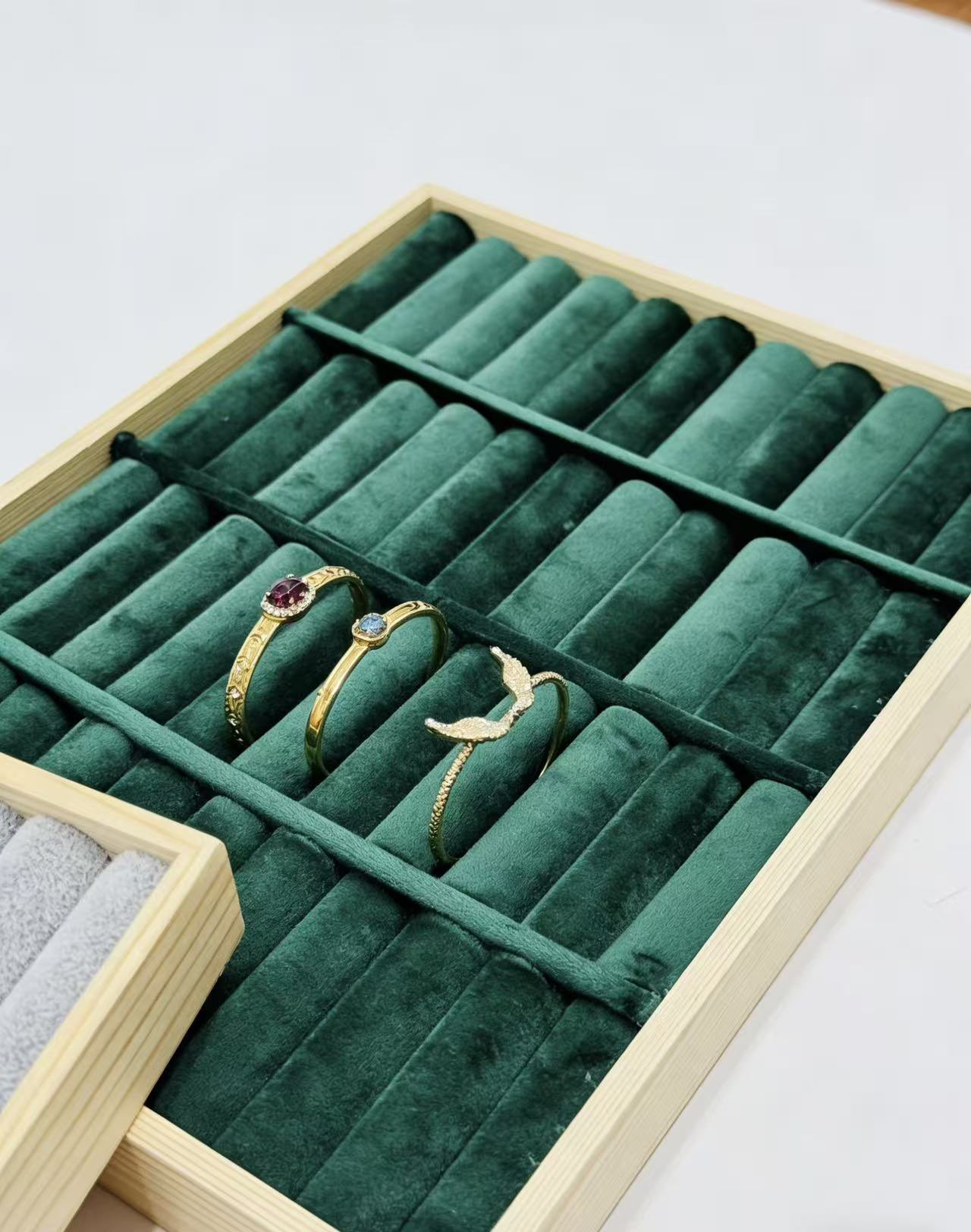 Bamboo and wood dark green jewelry plate, bracelet, necklace, ring display and storage plate, jewelry display tray, accessory display stand