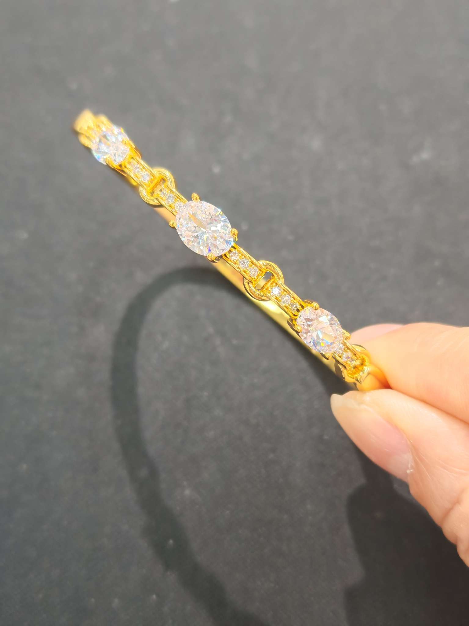 18K gold bracelet, round zircon bracelet, golden bracelet, women's fashionable and simple design
