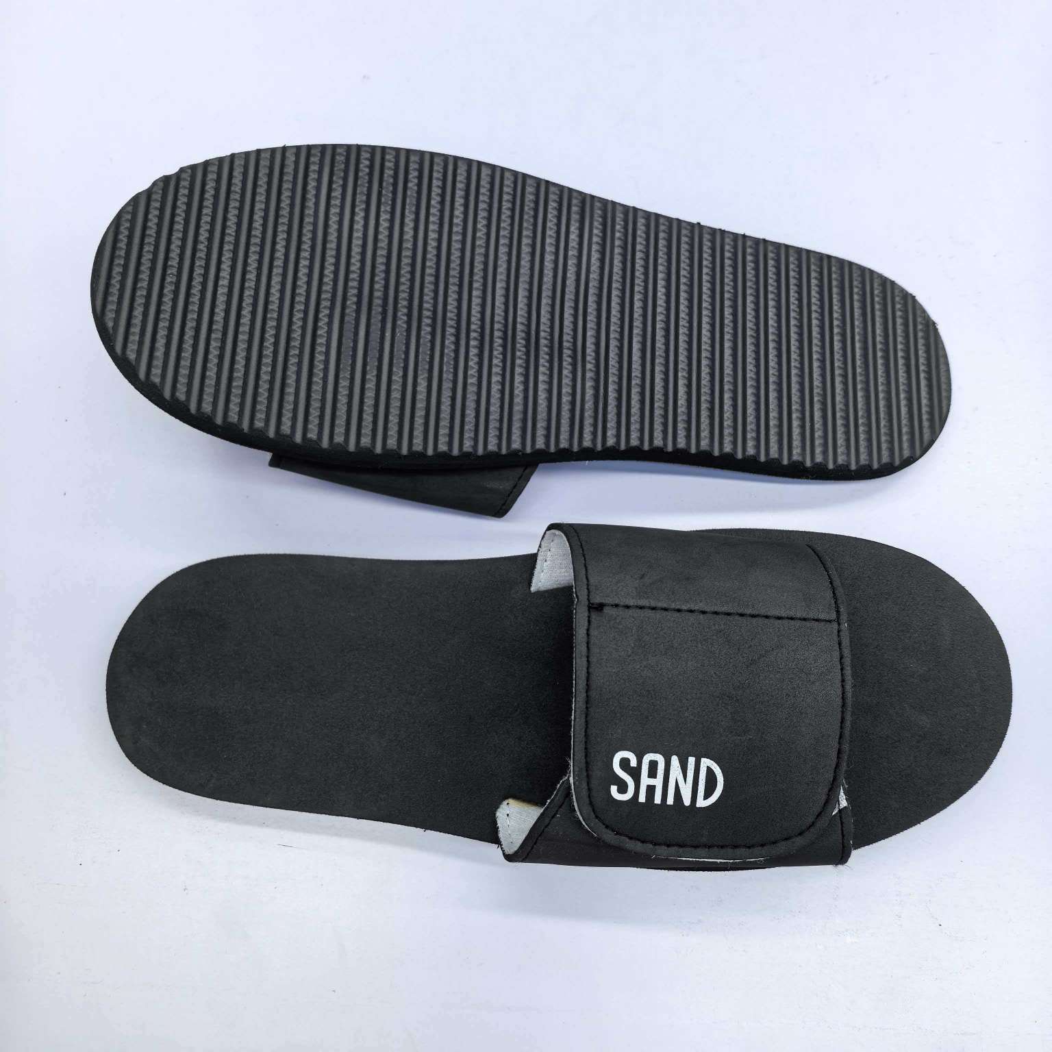 The hotel slippers with Velcro are custom-made and can be worn multiple times. They are high-quality hotel slippers details Picture