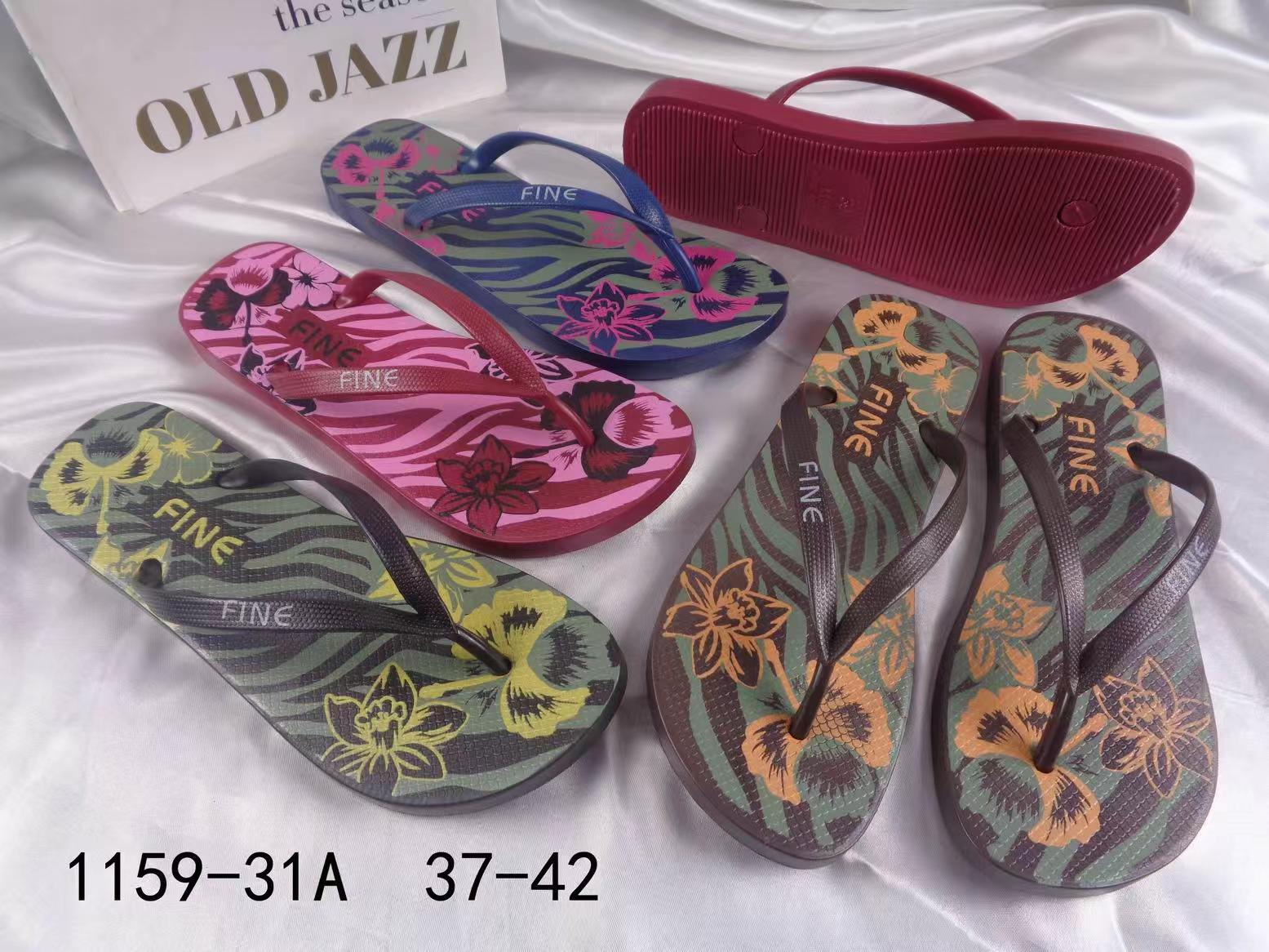 Ladies' flip-flops are fashionable and versatile for summer. Flip-flops are full of printed sandals and slippers. Women's summer fashion details Picture