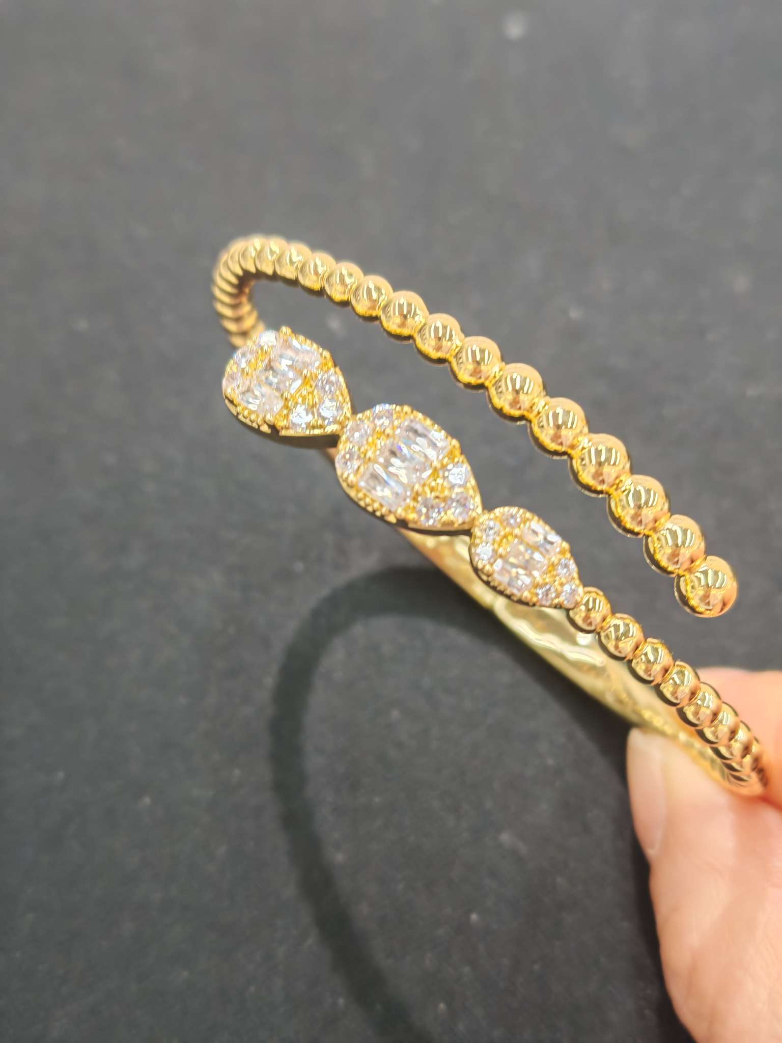 Snake-shaped 18K gold bracelet, open bracelet, women's fashionable jewelry, classic design