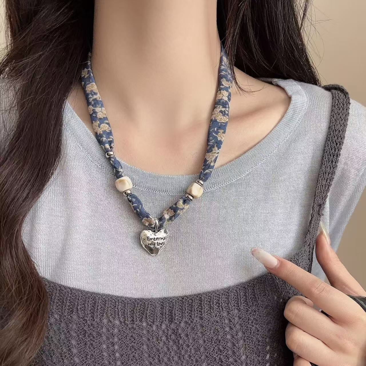 Shiluoqi Accessories Heart Fabric Necklace, Deep blue floral Silk scarf Heart Necklace details Picture