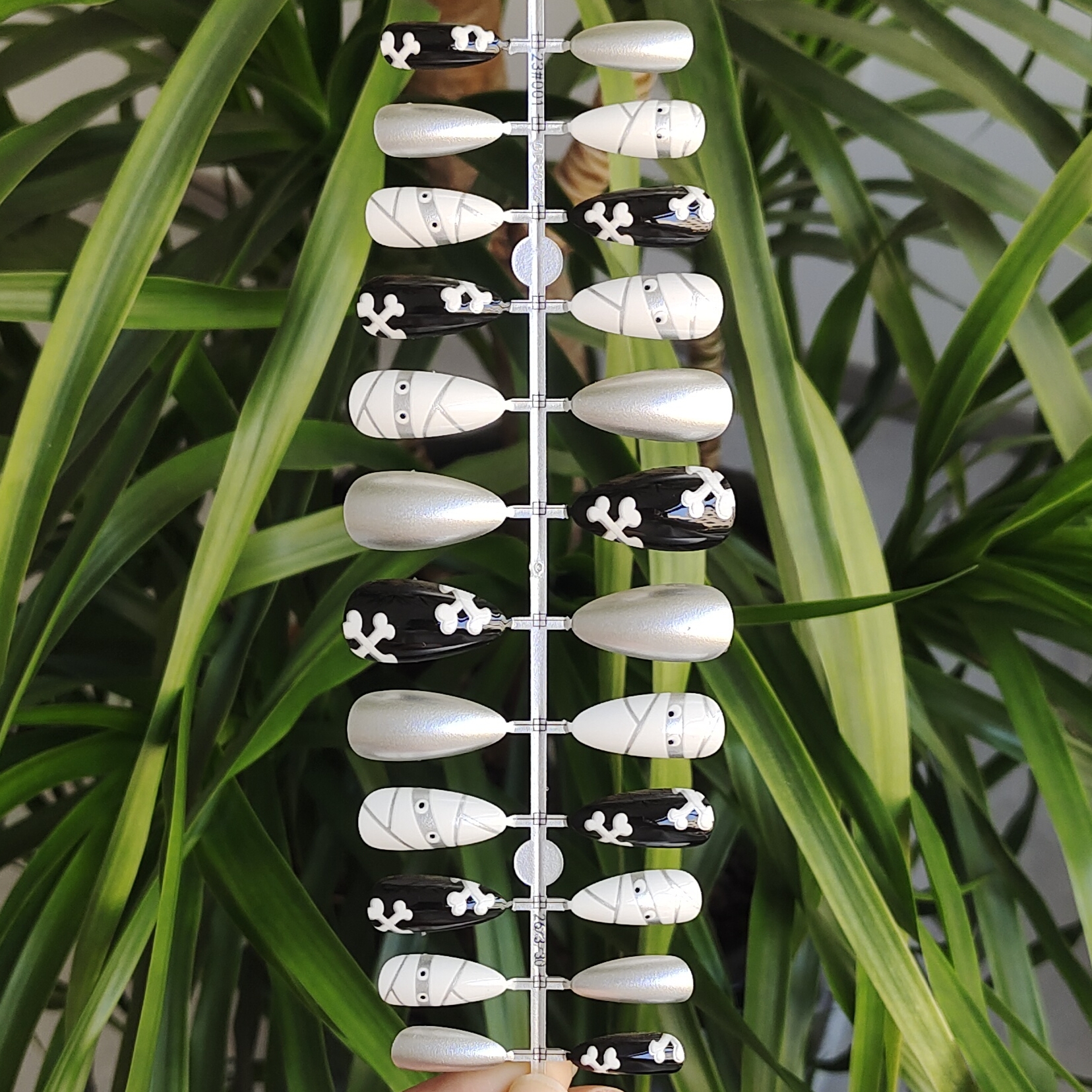 24 PCS PRESS ON NAIL TIPS ALMOND SHAPE HALLOWEEN THEMED NAILS WITH BONE CROSS DESIGN full figure
