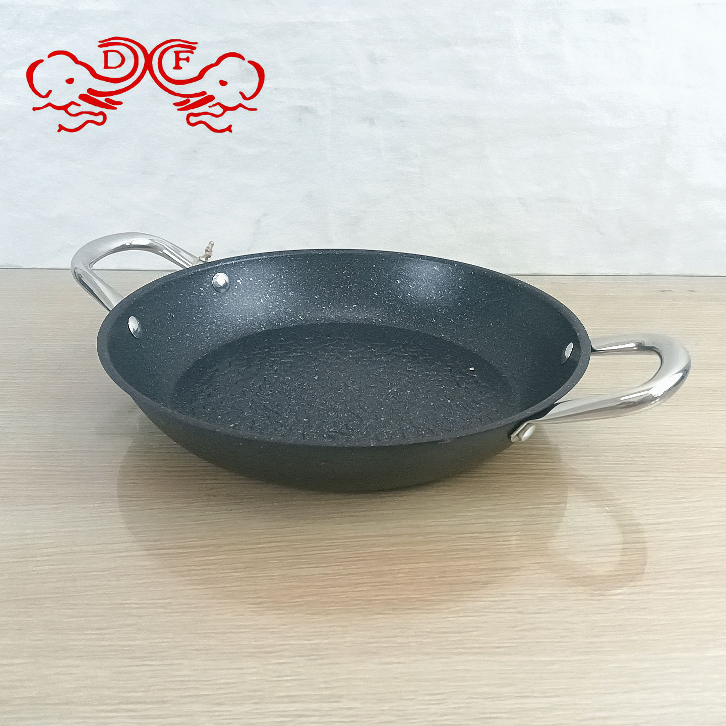 DF88022 Hammer-patterned double-eared Seafood Pot, wide-edge pot, Extra-thick stainless steel flat-bottomed Chinese alcohol stove pot, dry pot, DF TRADINGHOUSE Application Scenario