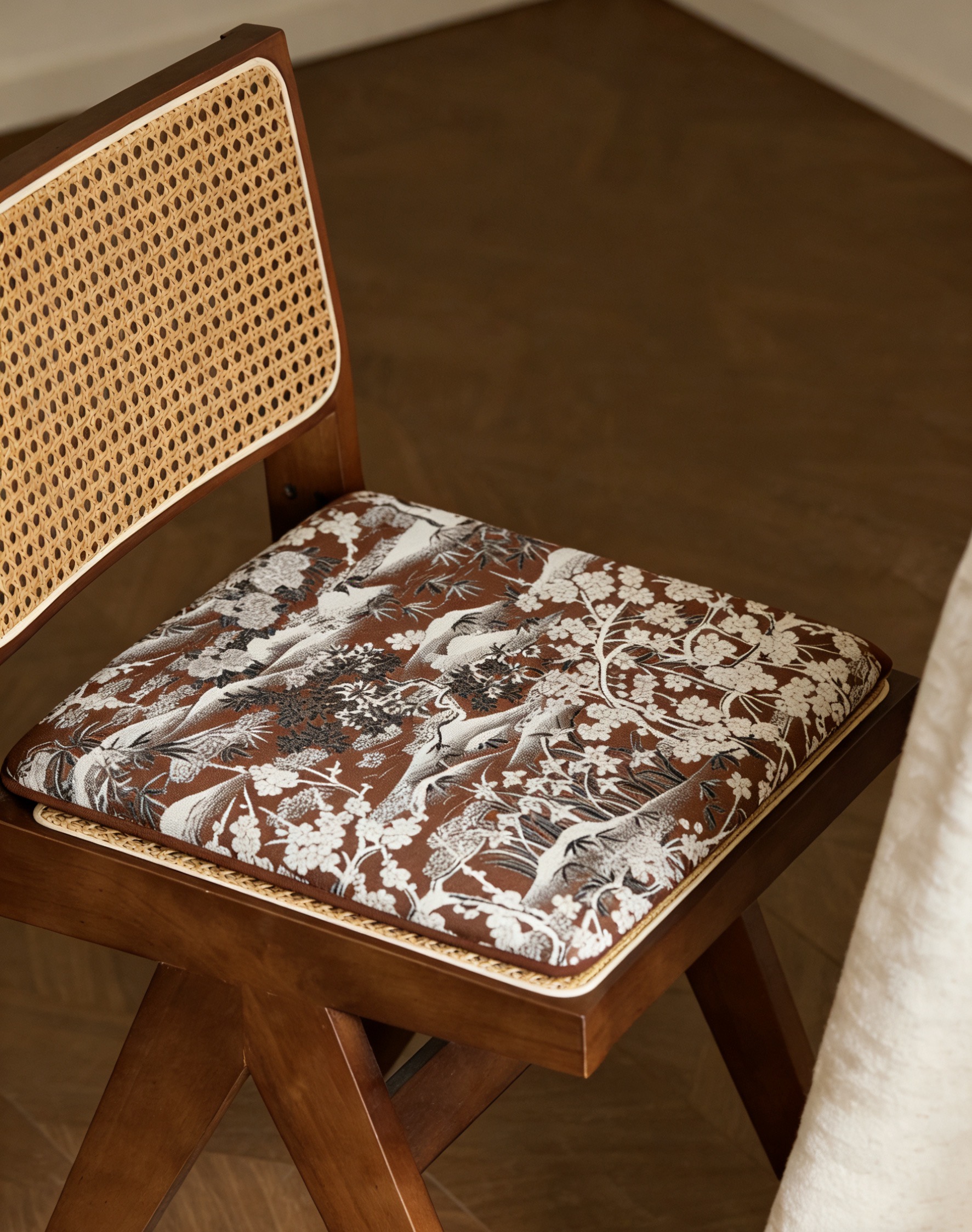 Anti-slip memory foam seat cushion - Mountain view home seat cushion, chair seat cushion, lumbar support seat cushion, seat cushion memory foam Specification image