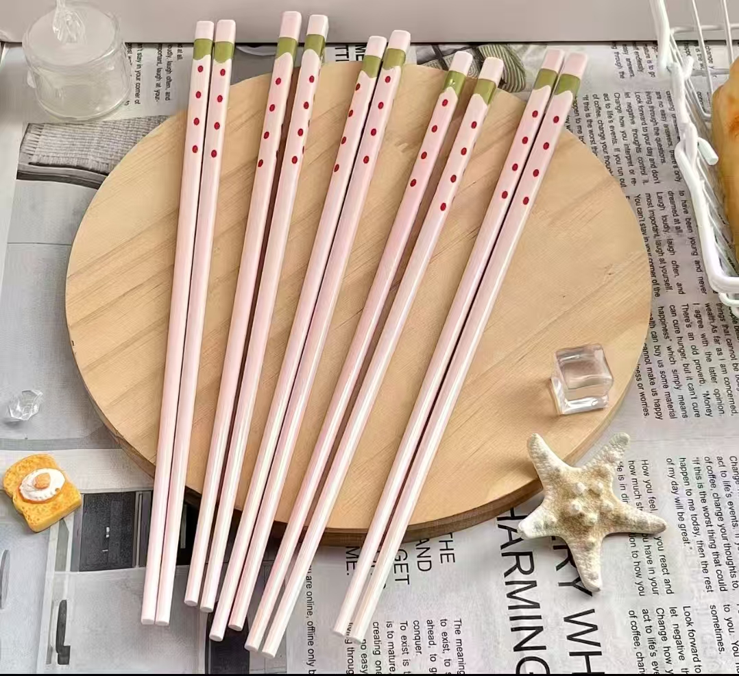 国潮粉色带红点日式竹筷子加厚合金筷快子180g