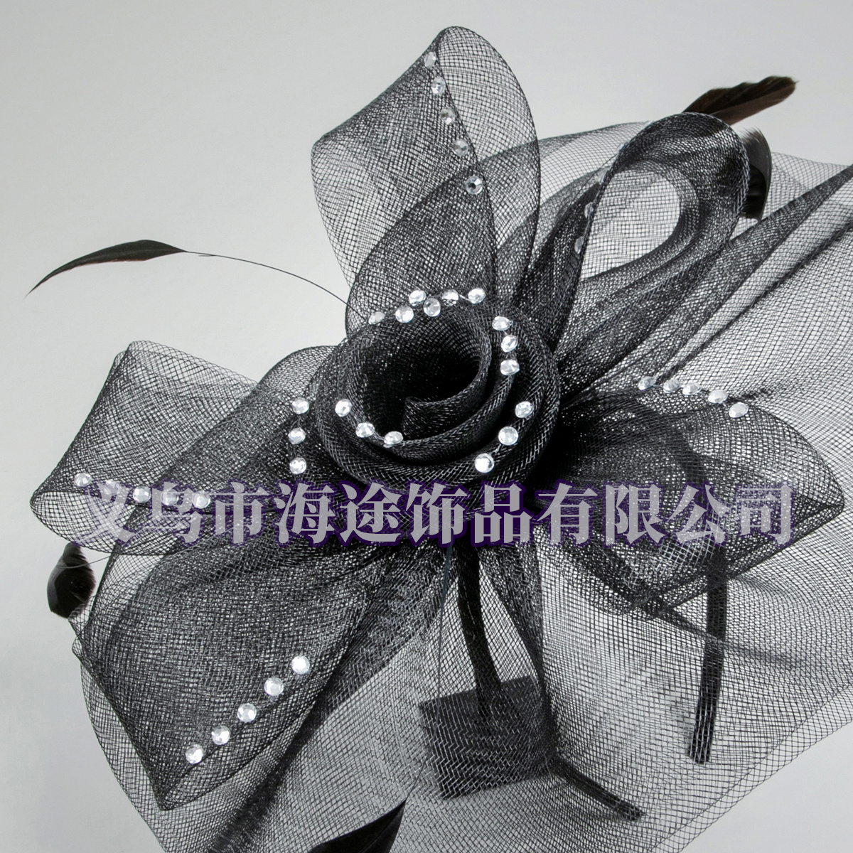 أزياء بقبعات كبيرة الحجم وقبعات كبيرة Item Picture