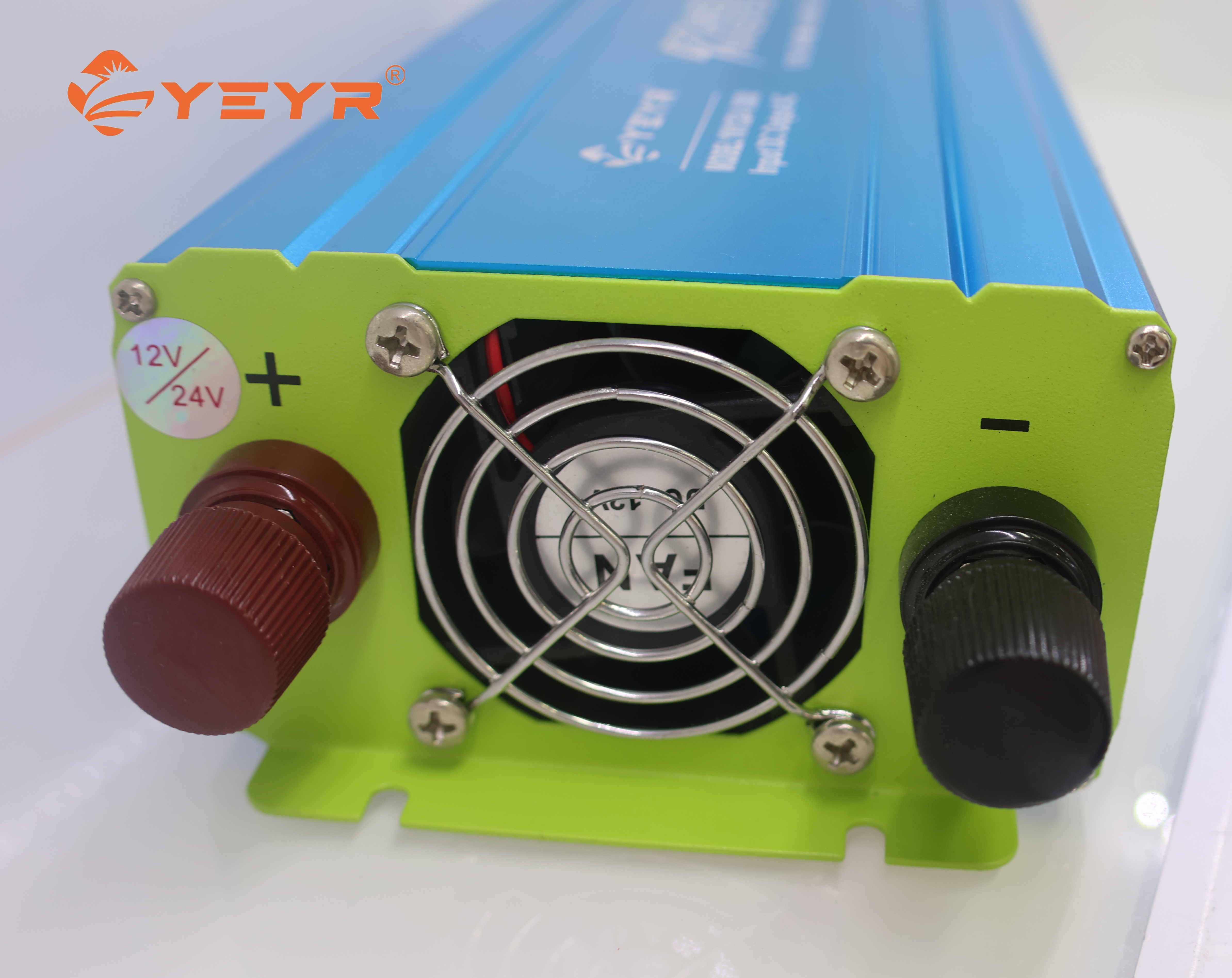 YEYR3000W blue power inverter 12V/24V-220V household photovoltaic inverter Application Scenario