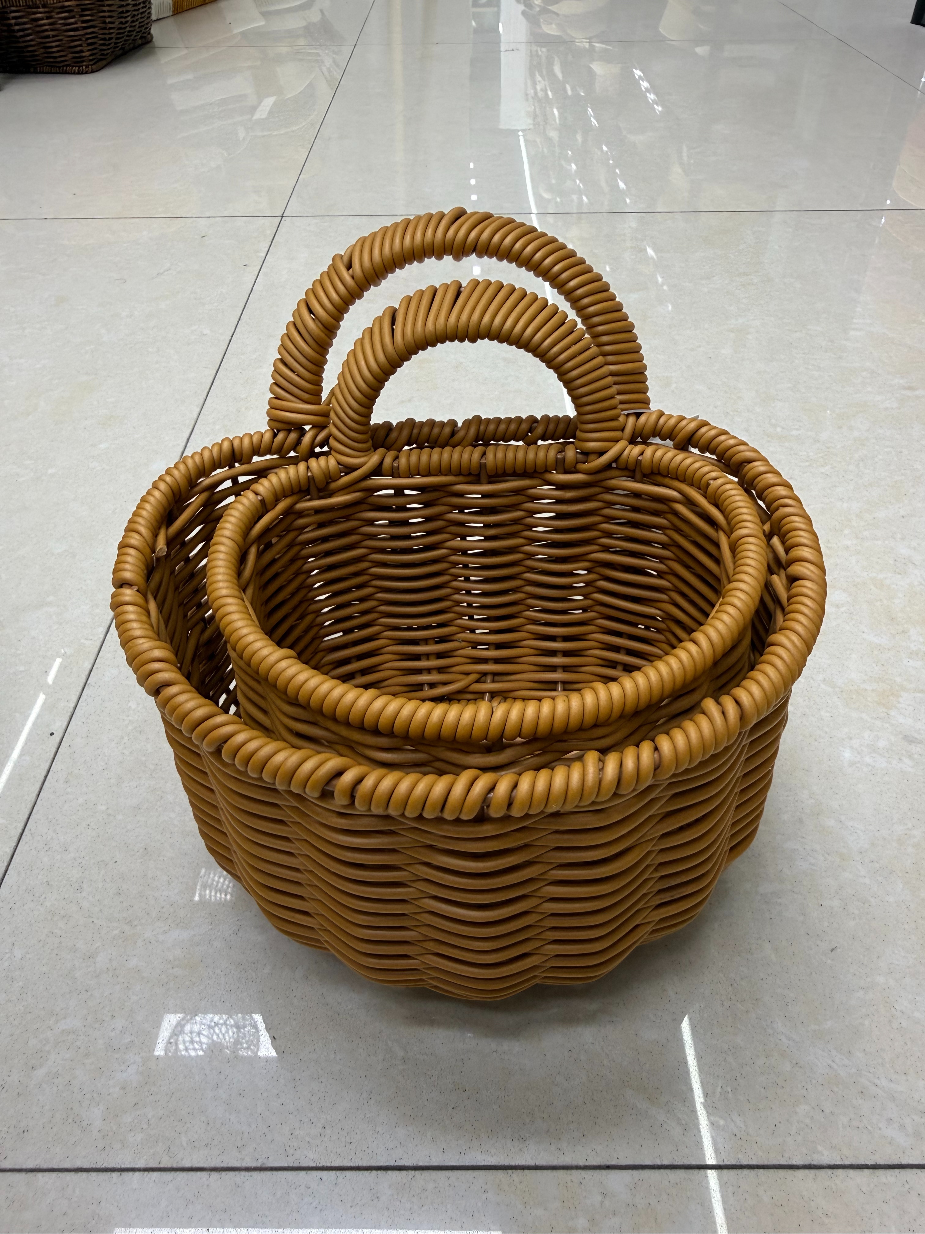 Imitation rattan woven semi-circular wall hanging basket, wall flower stand basket Specification image