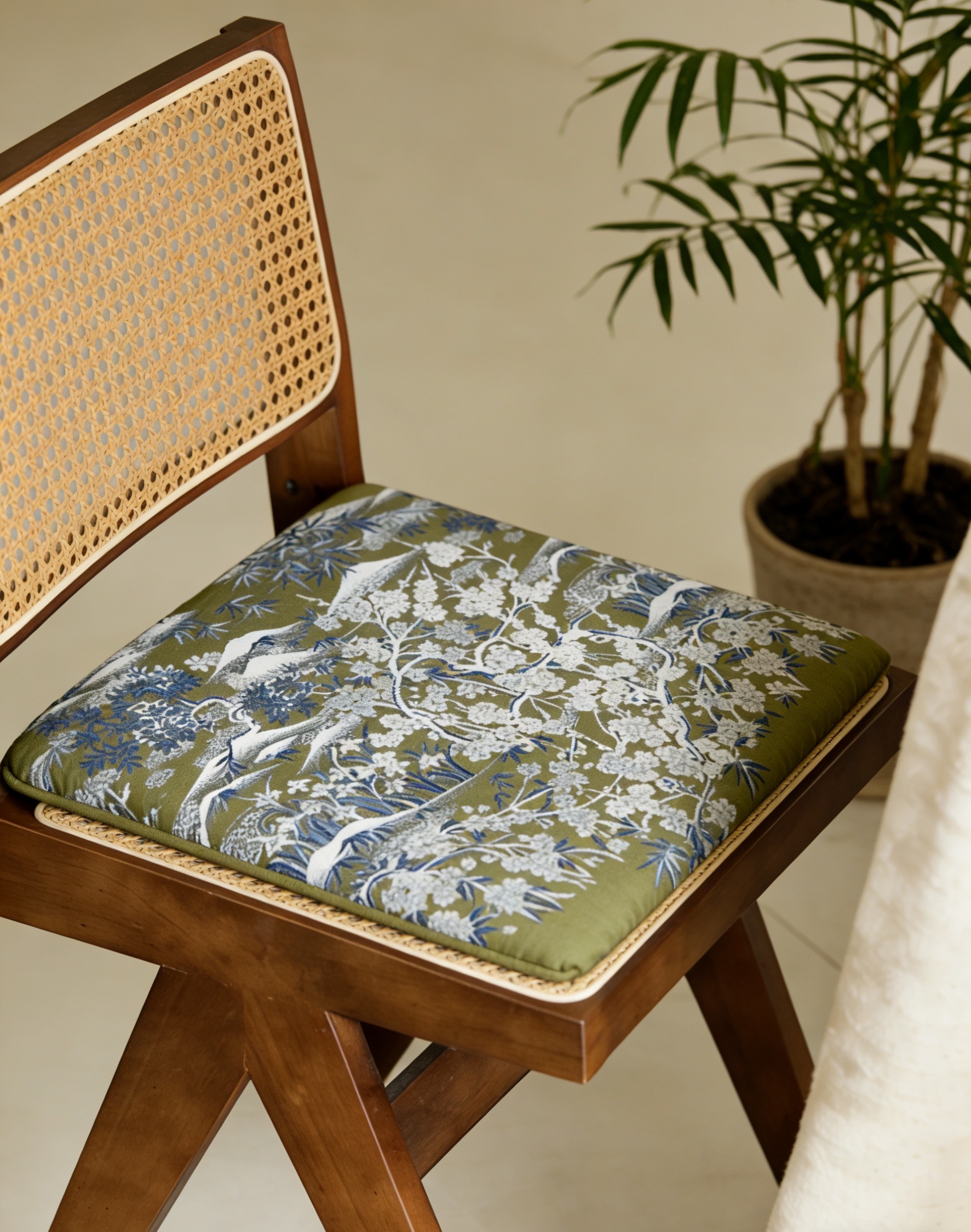 Anti-slip memory foam seat cushion - Mountain view home seat cushion, chair seat cushion, lumbar support seat cushion, seat cushion memory foam details Picture