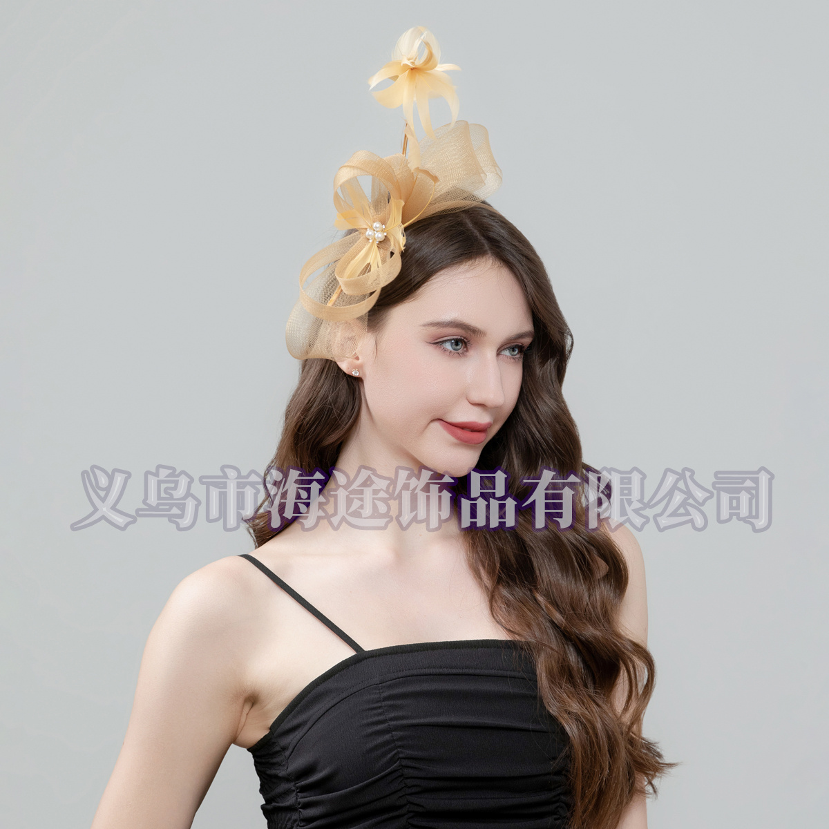一个女士网纱德比礼帽适用于万圣节圣诞节茶会赛马节婚礼教堂