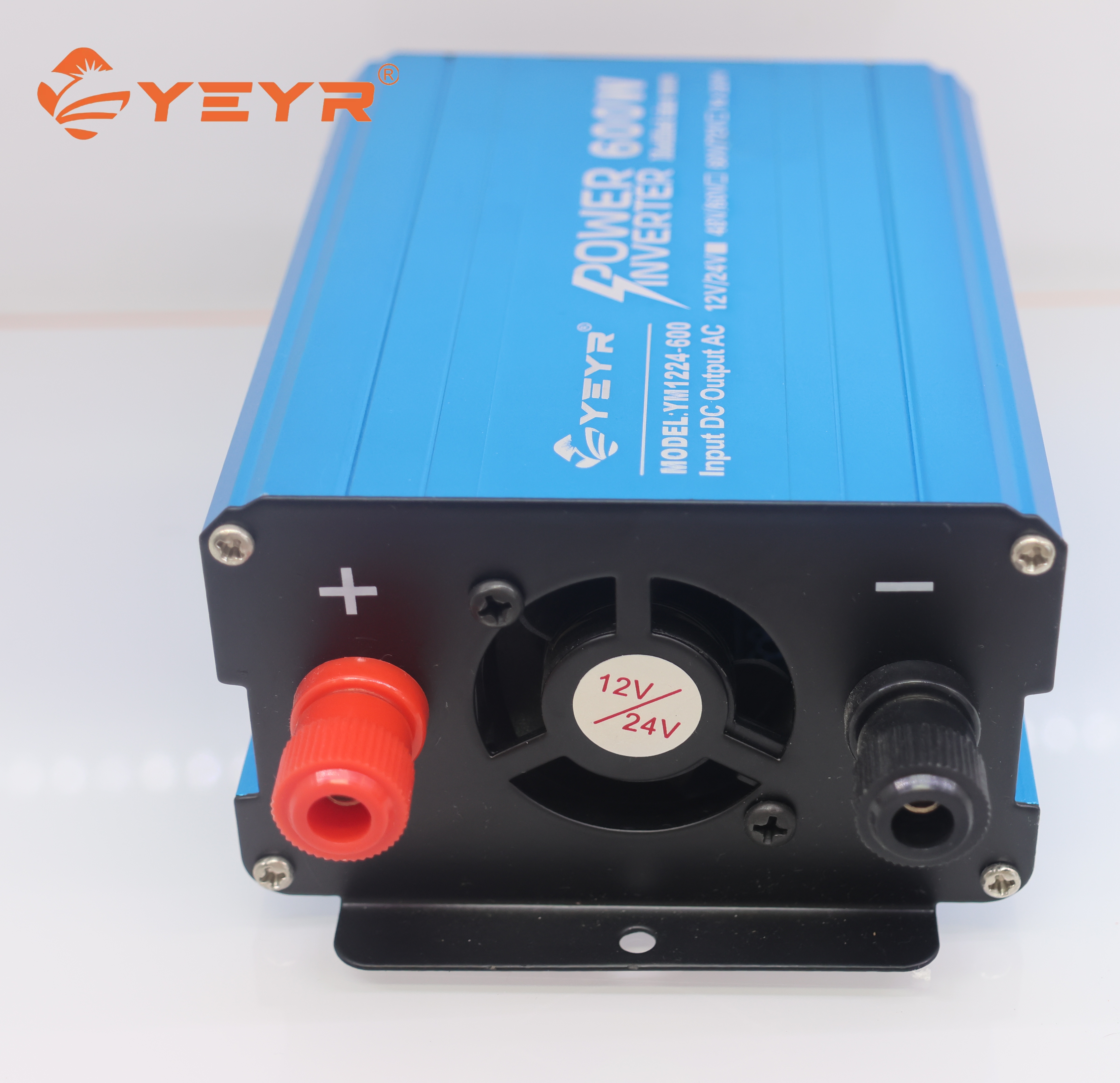 YEYR600W blue power inverter 12V/24V-220V household photovoltaic inverter Application Scenario