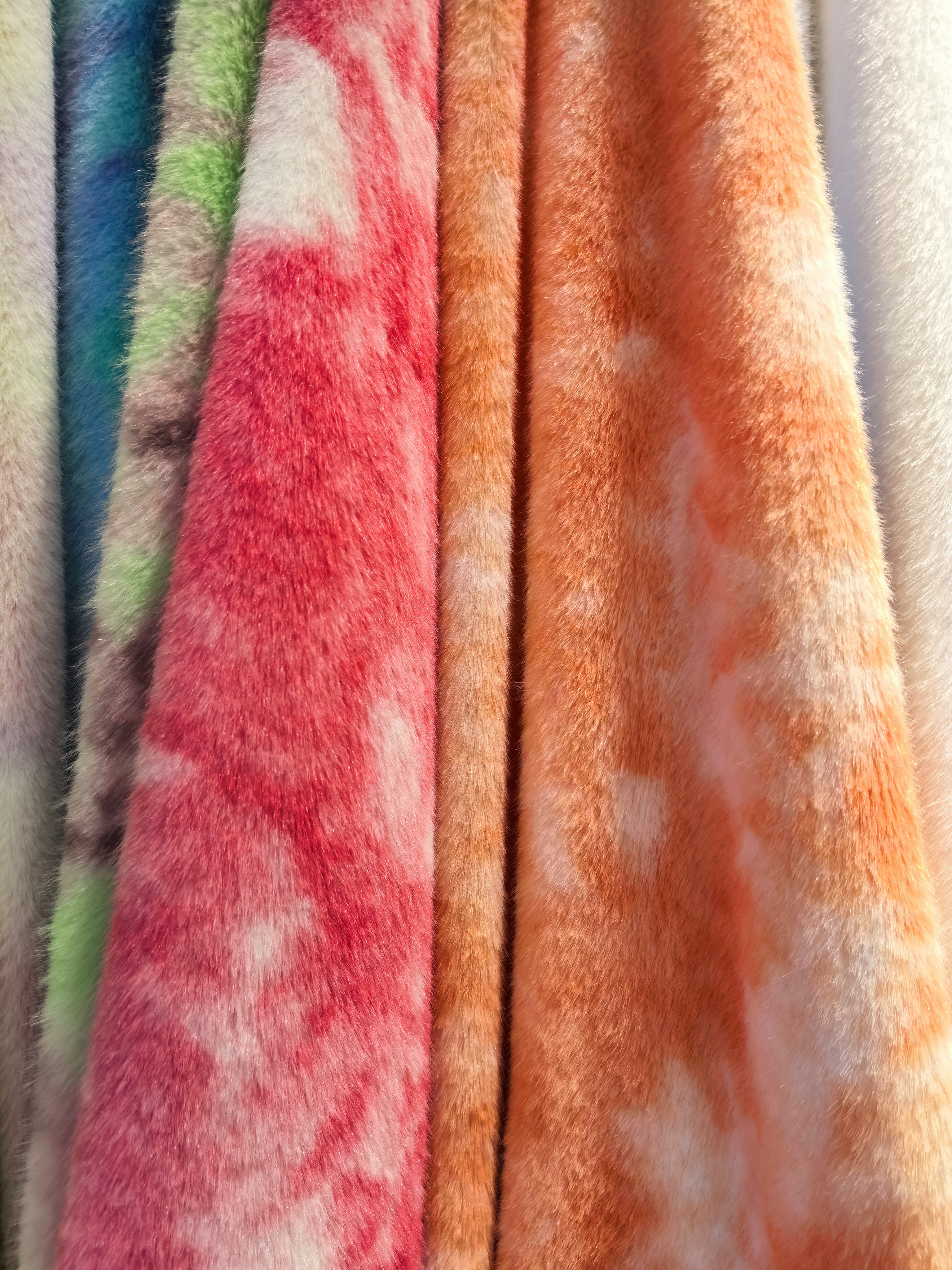 A new type of fabric for clothing and hats made of rabbit-mink tie-dyed mink down Specification image