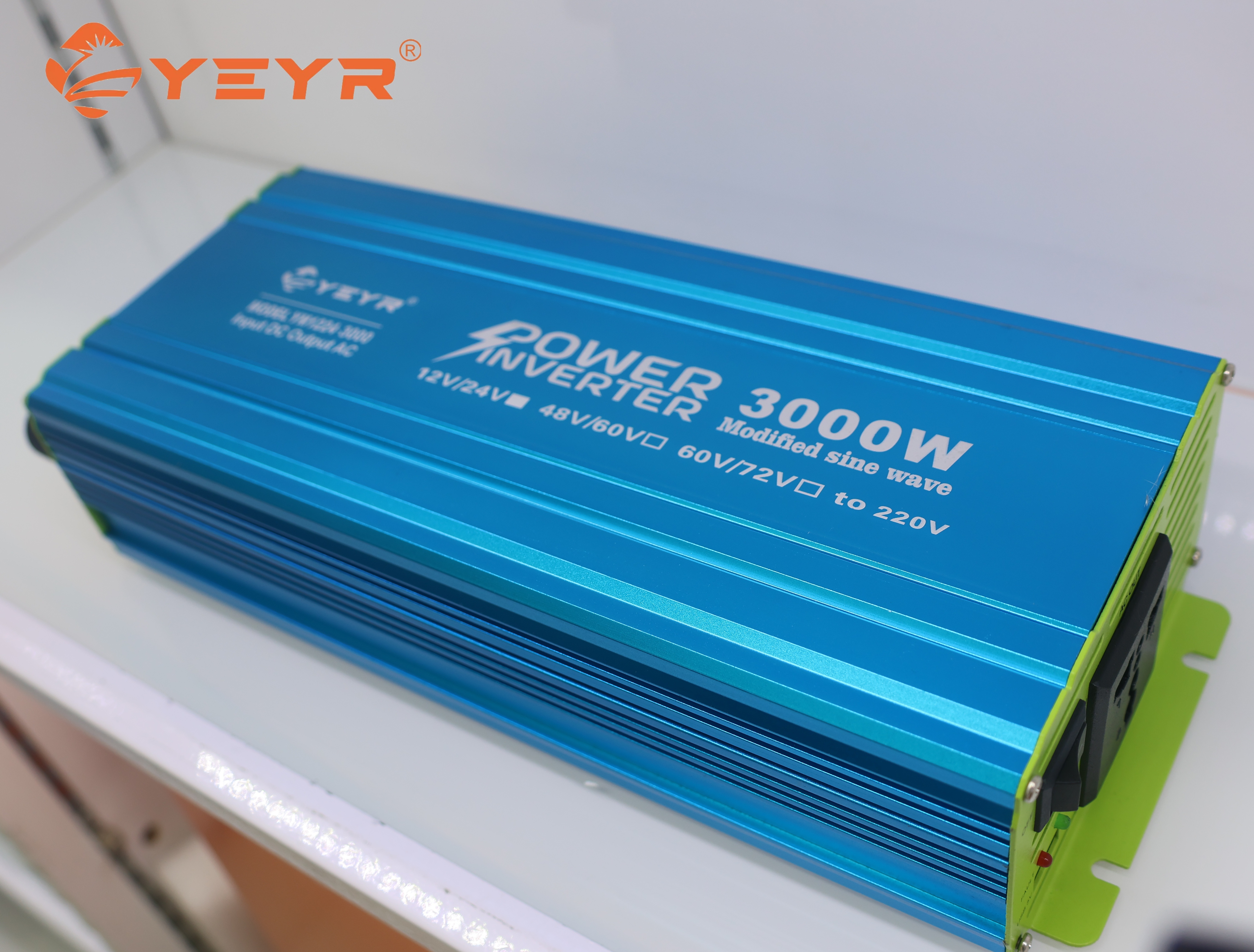 YEYR3000W blue power inverter 12V/24V-220V household photovoltaic inverter details Picture