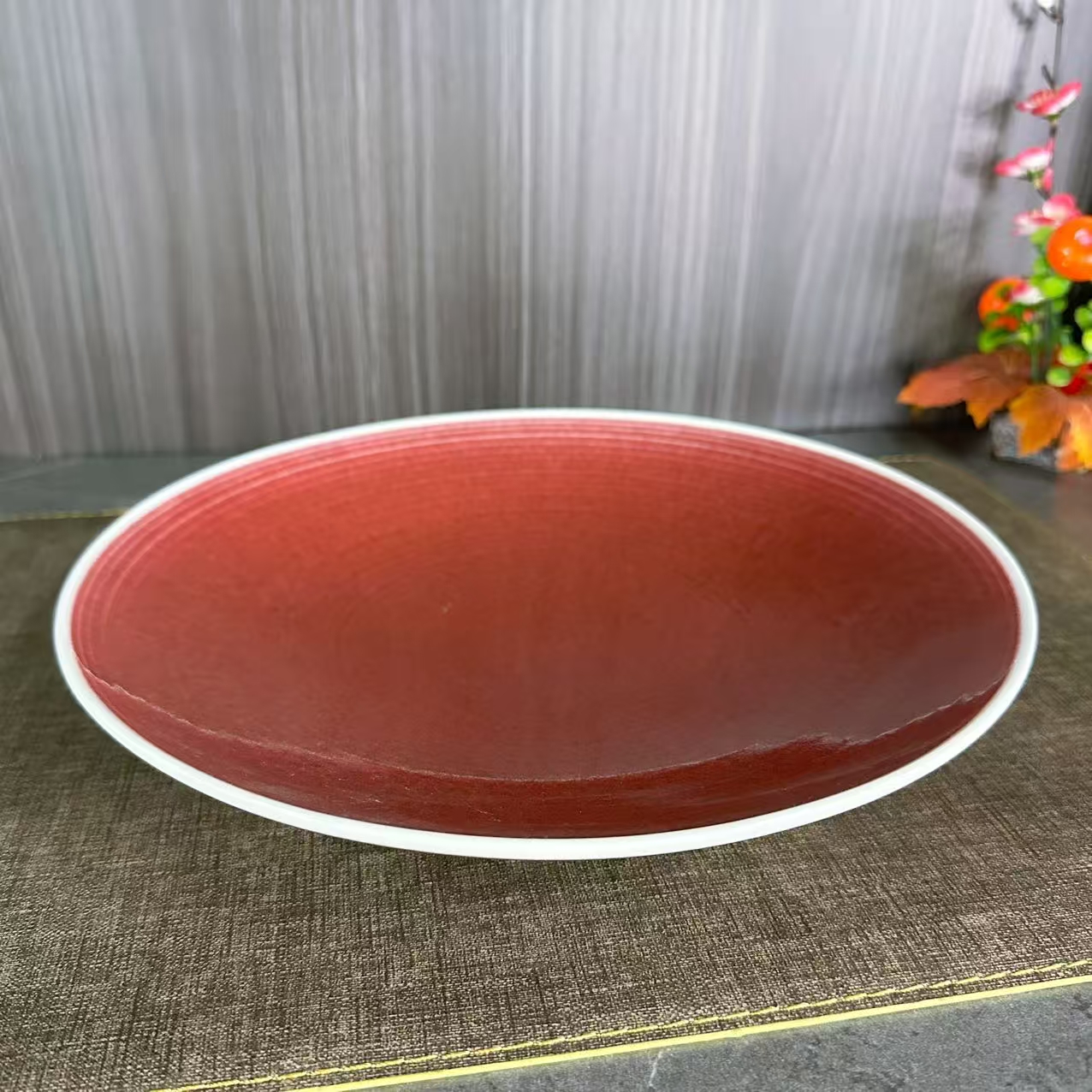 Belgian series Lang Red glazed retro ceramic tableware, salad bowl, small leg round bowl, hotel restaurant banquet tableware detail image 3