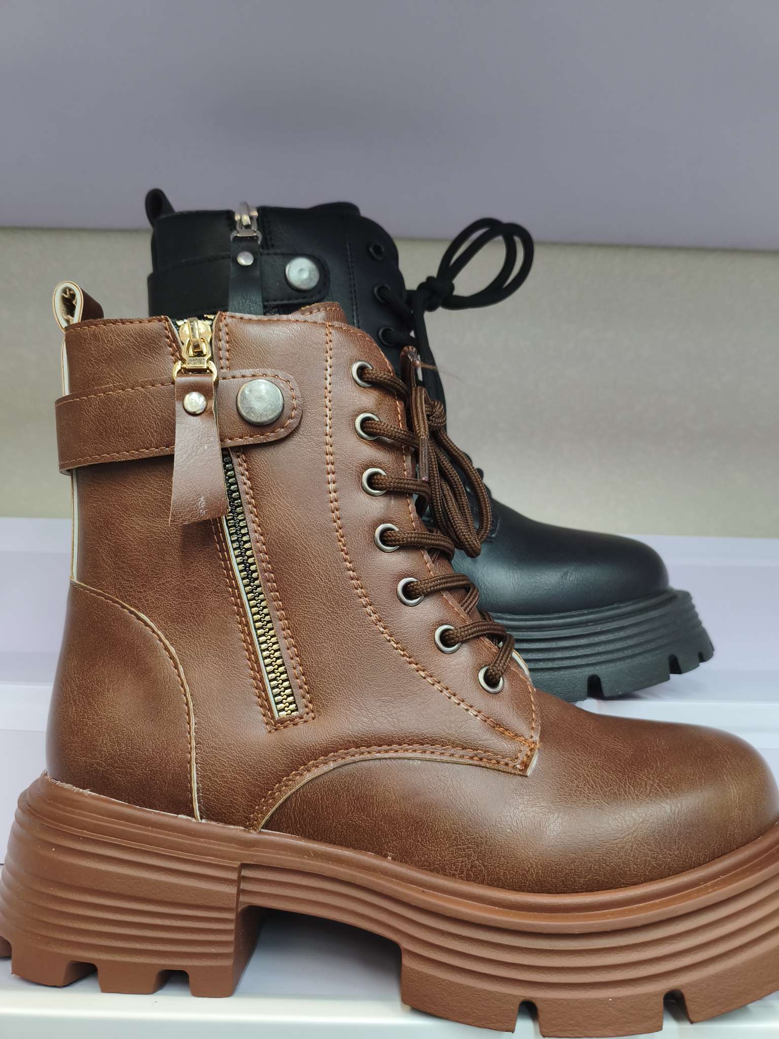Fashionable and versatile Dr. Martens boots detail image 3