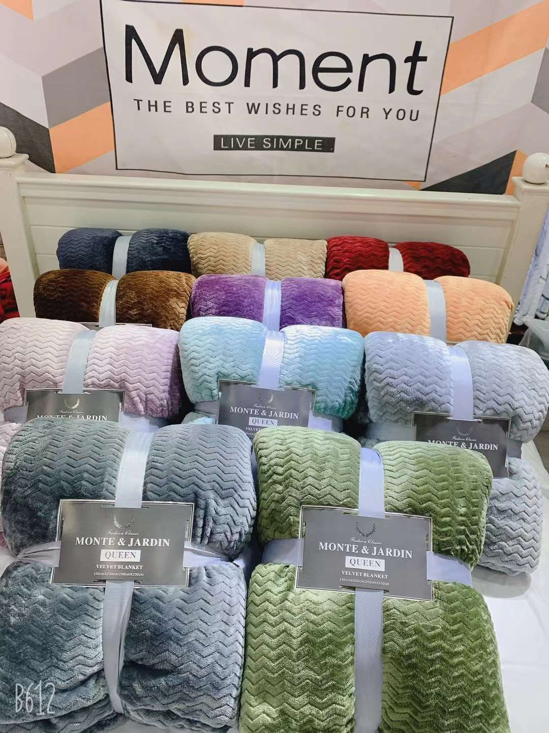 Three-piece wool, cashmere and silk blanket set, wool carpet, wool felt doll, warm, thickened and soft for home use Item Picture