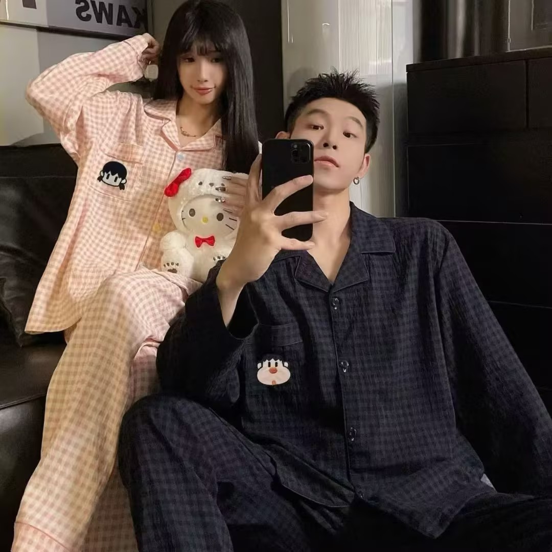 Fashionable and casual set for spring and summer: Sweet short-sleeved men's and women's loose and fashionable casual pajama set details Picture