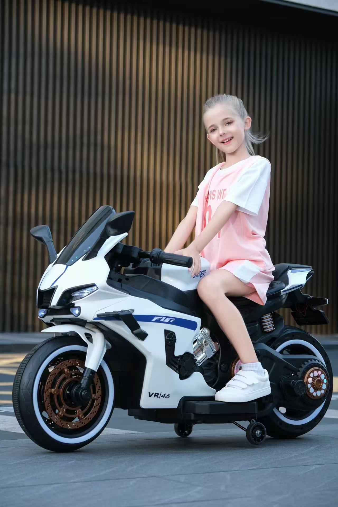 Little girl children's electric toy car, electric motorcycle, light and music, step on the accelerator, increase the body, electric motorcycle, electric vehicle, 125cc, light and portable mobility vehicle, strong range, children's car, children's car full figure