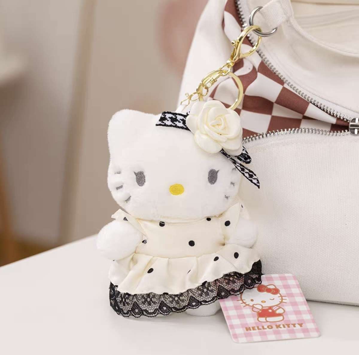 Sanrio HelloKitty pendant doll Plush keychain Melody couple schoolbag pendant Application Scenario