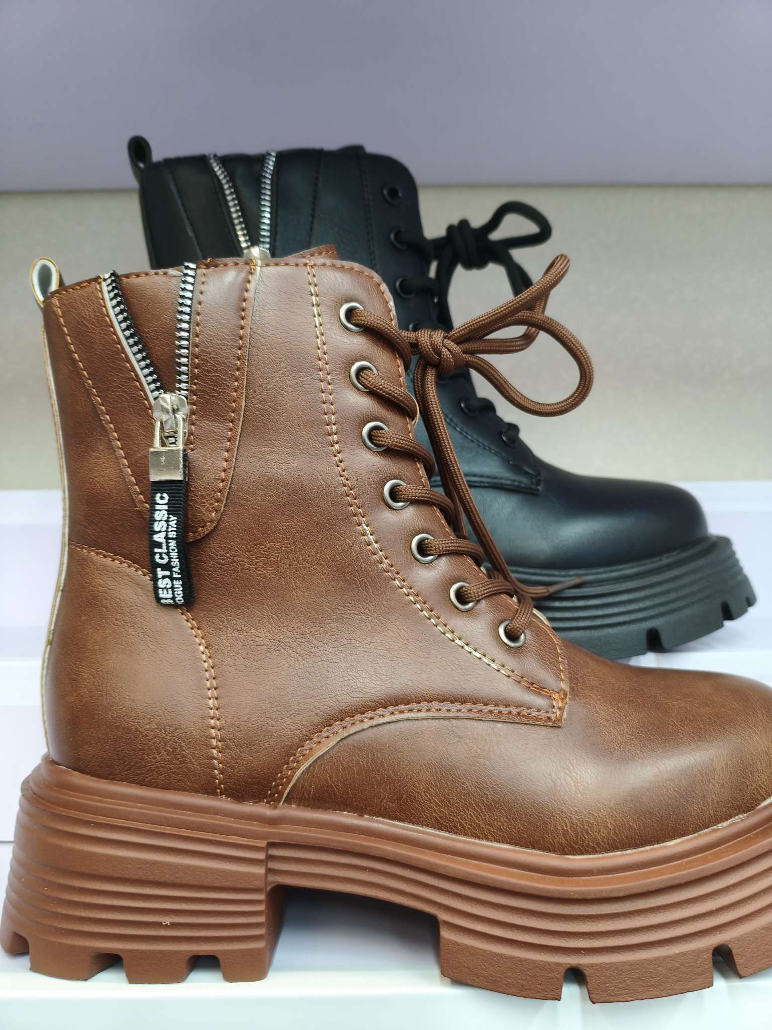 Fashionable and lightweight Dr. Martens boots detail image 3