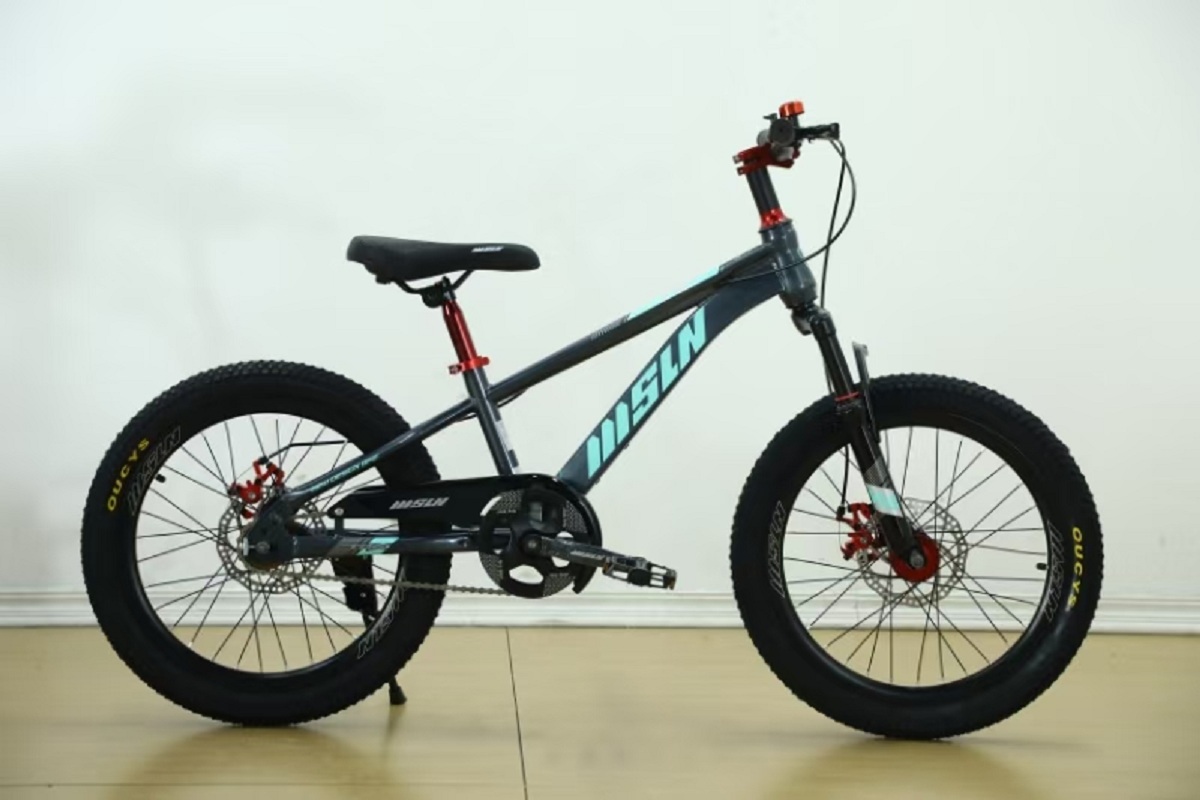 Cool blue and orange children's mountain bikes, fashionable design, dynamic and full of energy, suitable for outdoor riding mountain bikes. 18-inch, 20-inch, 22-inch, 24/26-inch 21-speed high-carbon steel frame integrated wheel new mountain bikes Application Scenario