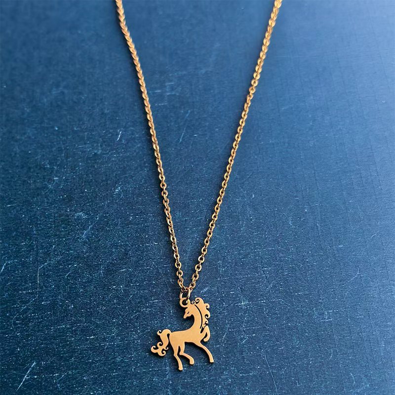 Cross-border foreign trade titanium steel and stainless steel DIY jewelry accessories, animal turning back, horse necklaces, bracelets, pendants and pendants, trendy Application Scenario