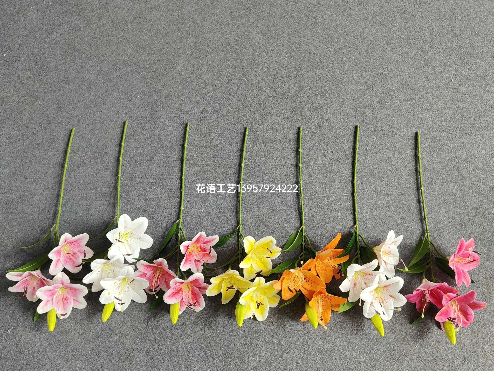 High-end 3D hand-sized lilies, plastic artificial flowers, adhesive tape, perfume lilies, wedding hall, home, coffee table, decorative flower arrangement