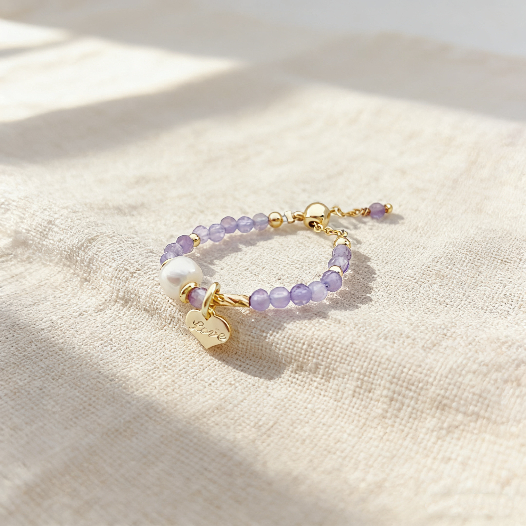 The freshwater pearl ring features a fashionable and sweet style with a unique and trendy decoration. It is suitable for daily wear Application Scenario