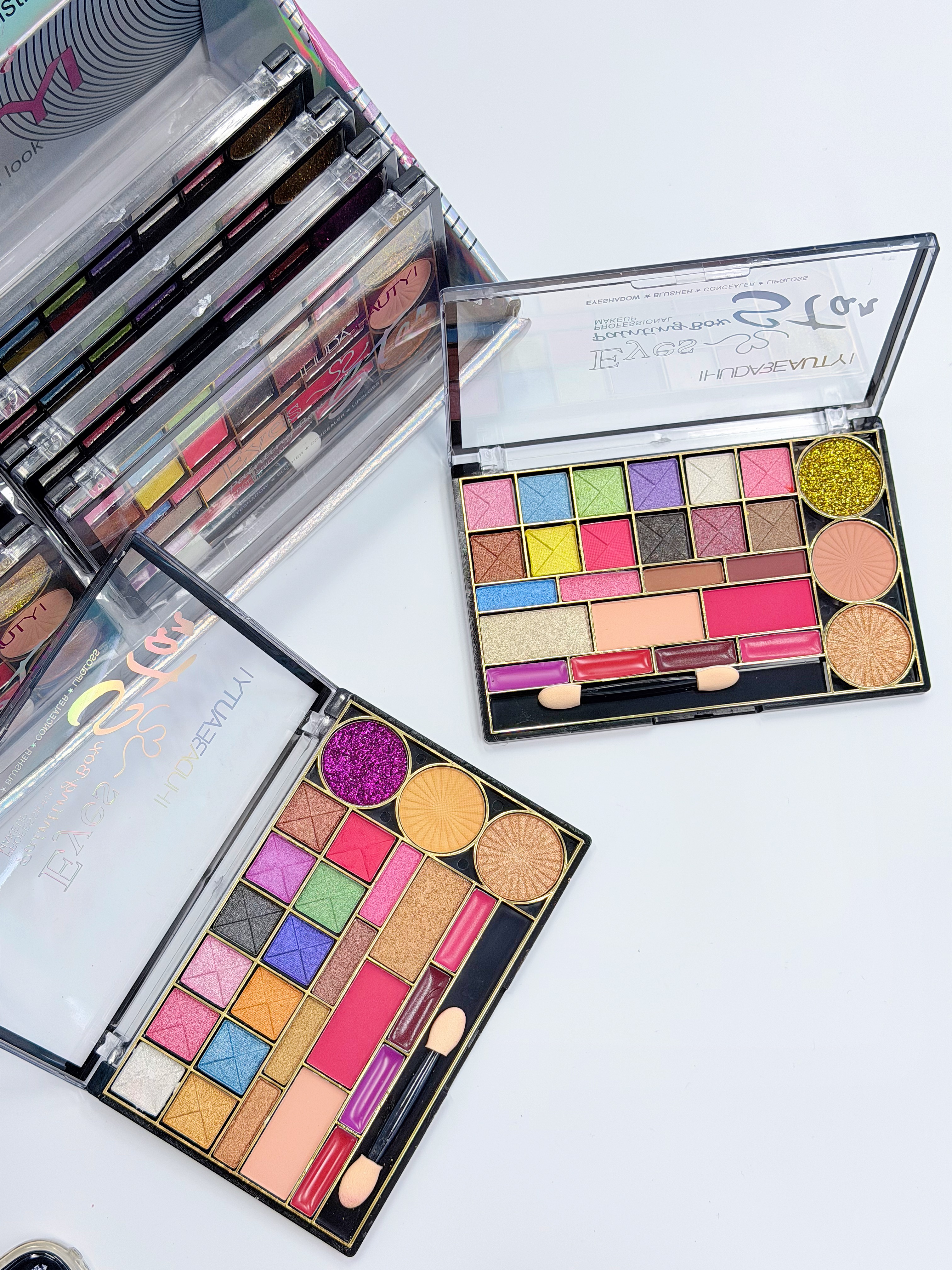 Cross-border eyeshadow IHUDABEAUTYI 26-color eyeshadow powder box, fine powder quality, professional makeup export Specification drawing