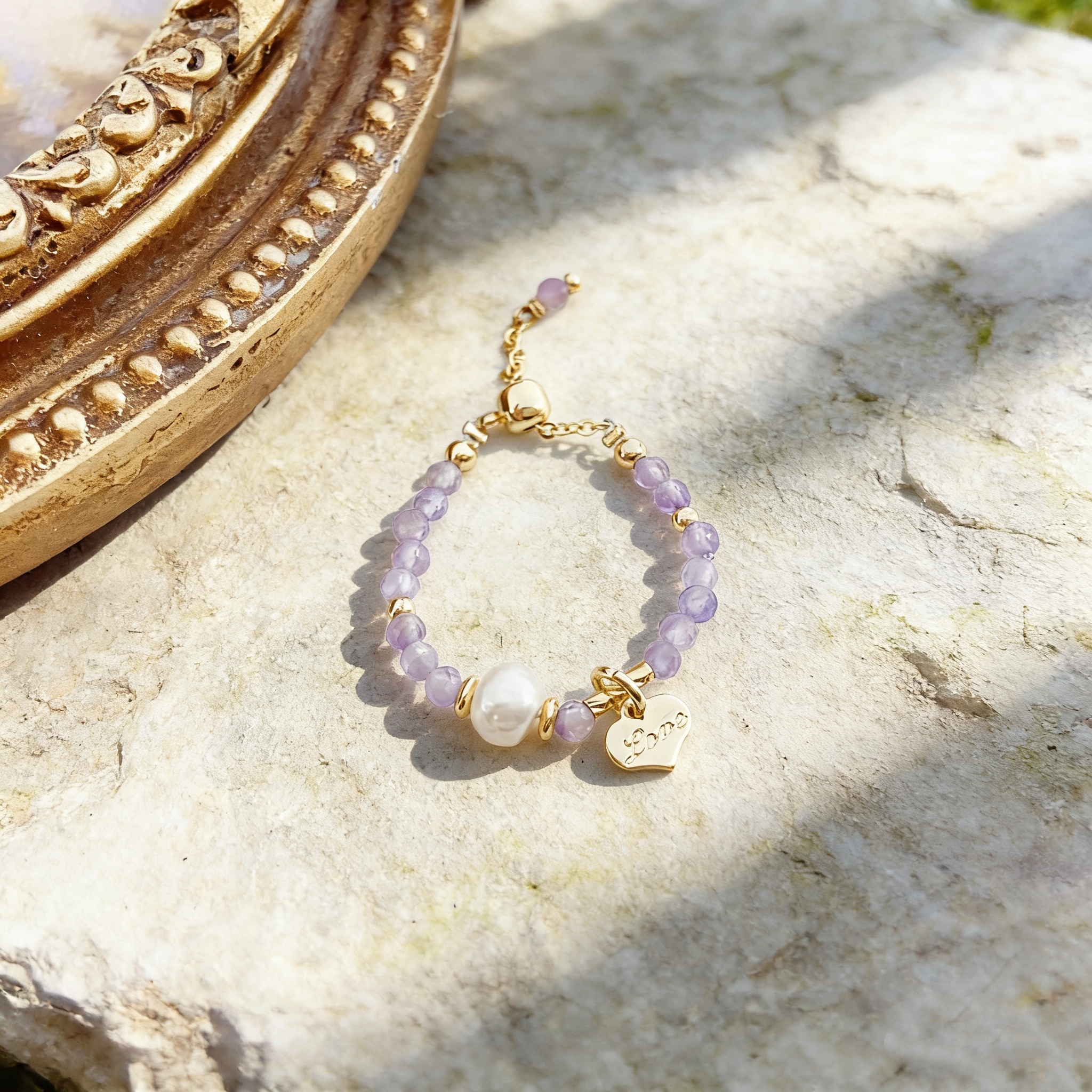 The freshwater pearl ring features a fashionable and sweet style with a unique and trendy decoration. It is suitable for daily wear Specification image