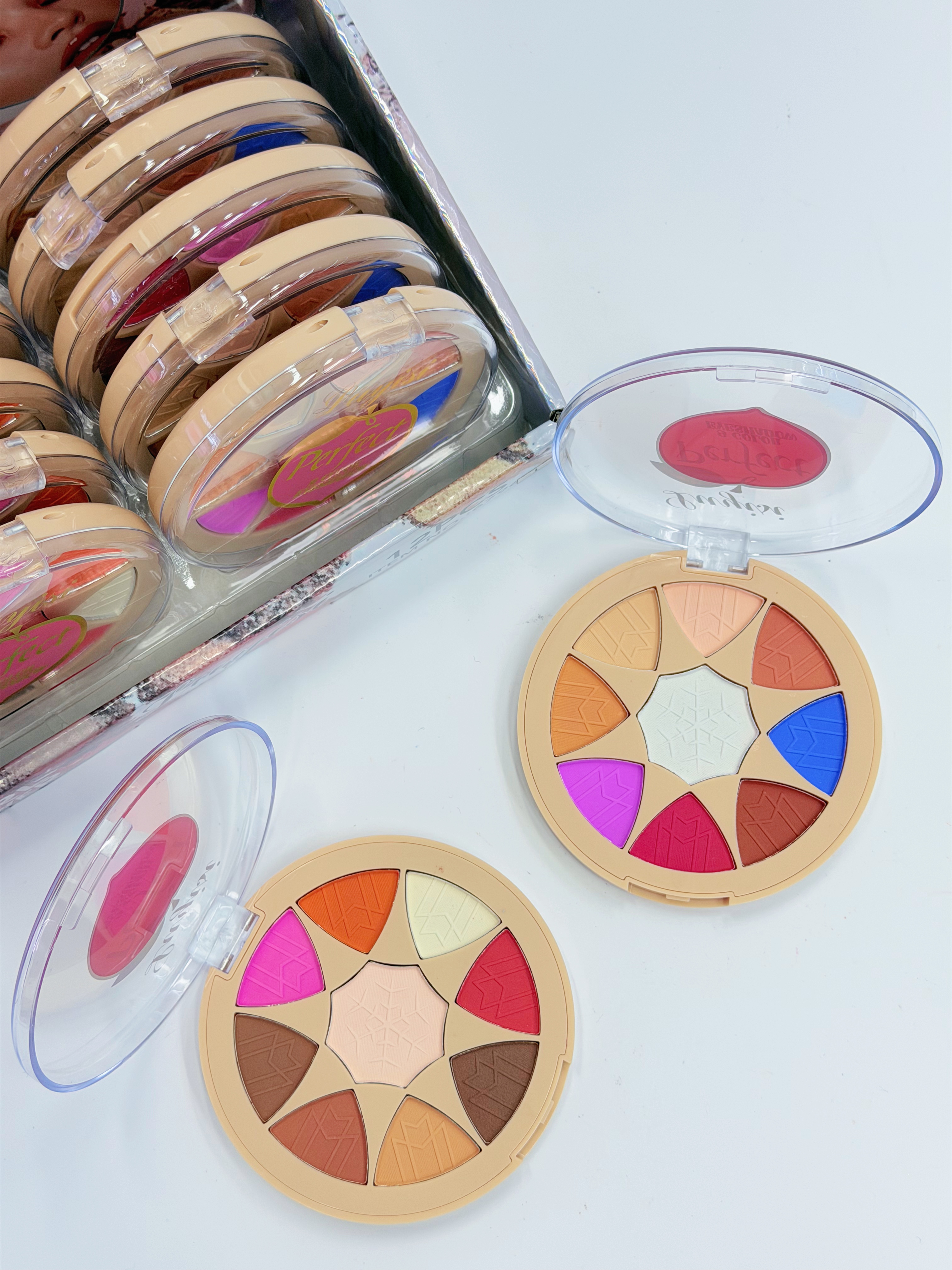 Makeup set, makeup plate, cosmetics, eyeshadow plate, makeup box, eye makeup, color series Application Scenario