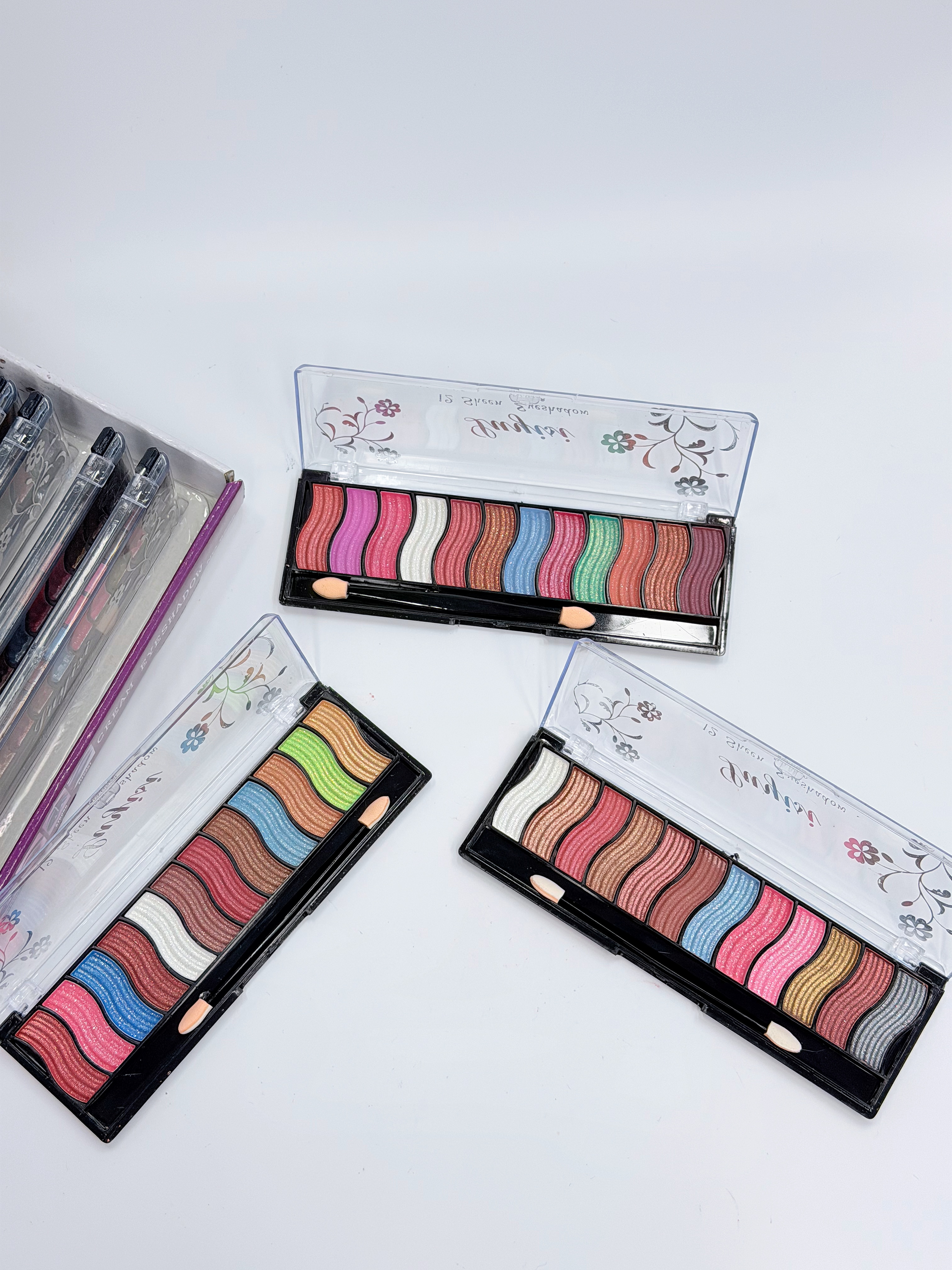Cross-border eyeshadow IHUDABEAUTYI 12-color eyeshadow powder box, fine powder quality, professional makeup export Specification drawing