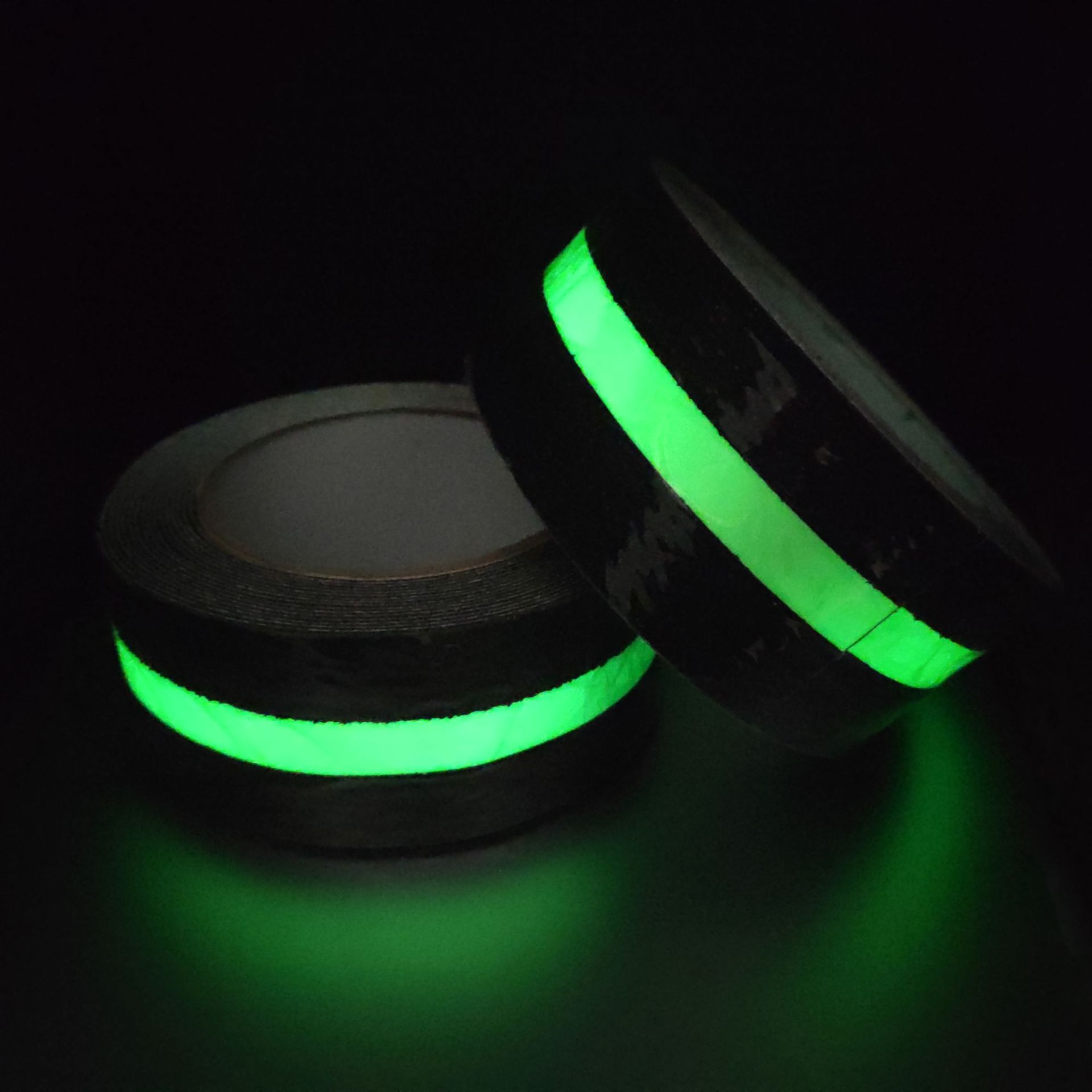 Luminous anti-slip tape, bathroom staircase steps, floor anti-slip tape, black fluorescent strip, matte, wear-resistant warning reminder, anti-fall tape, 5cm*5m Item Picture
