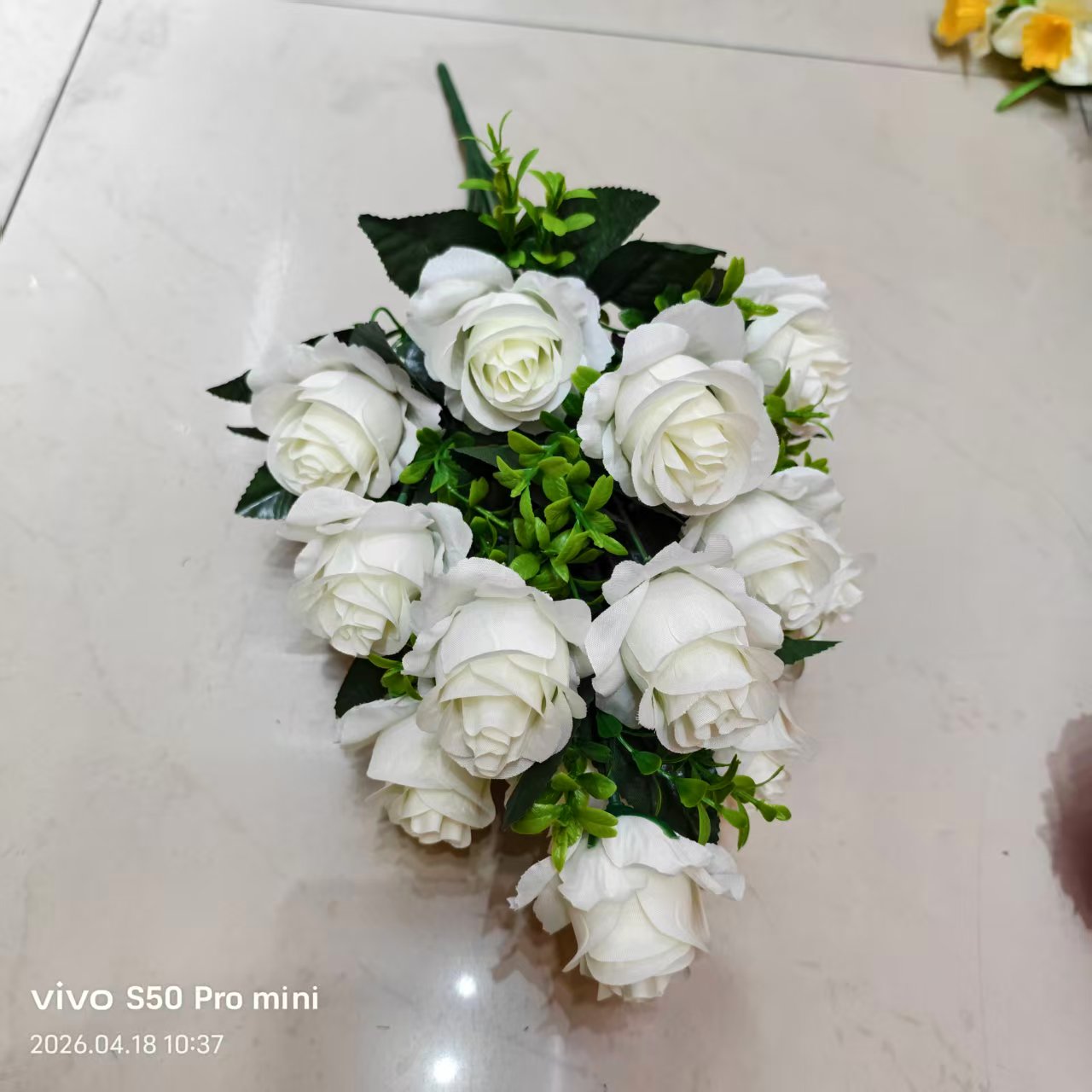 仿真玫瑰花束厂家直销18头仿真玫瑰蕾塑料花假花绢花人造花婚庆室内外DIY装饰花拍摄道具