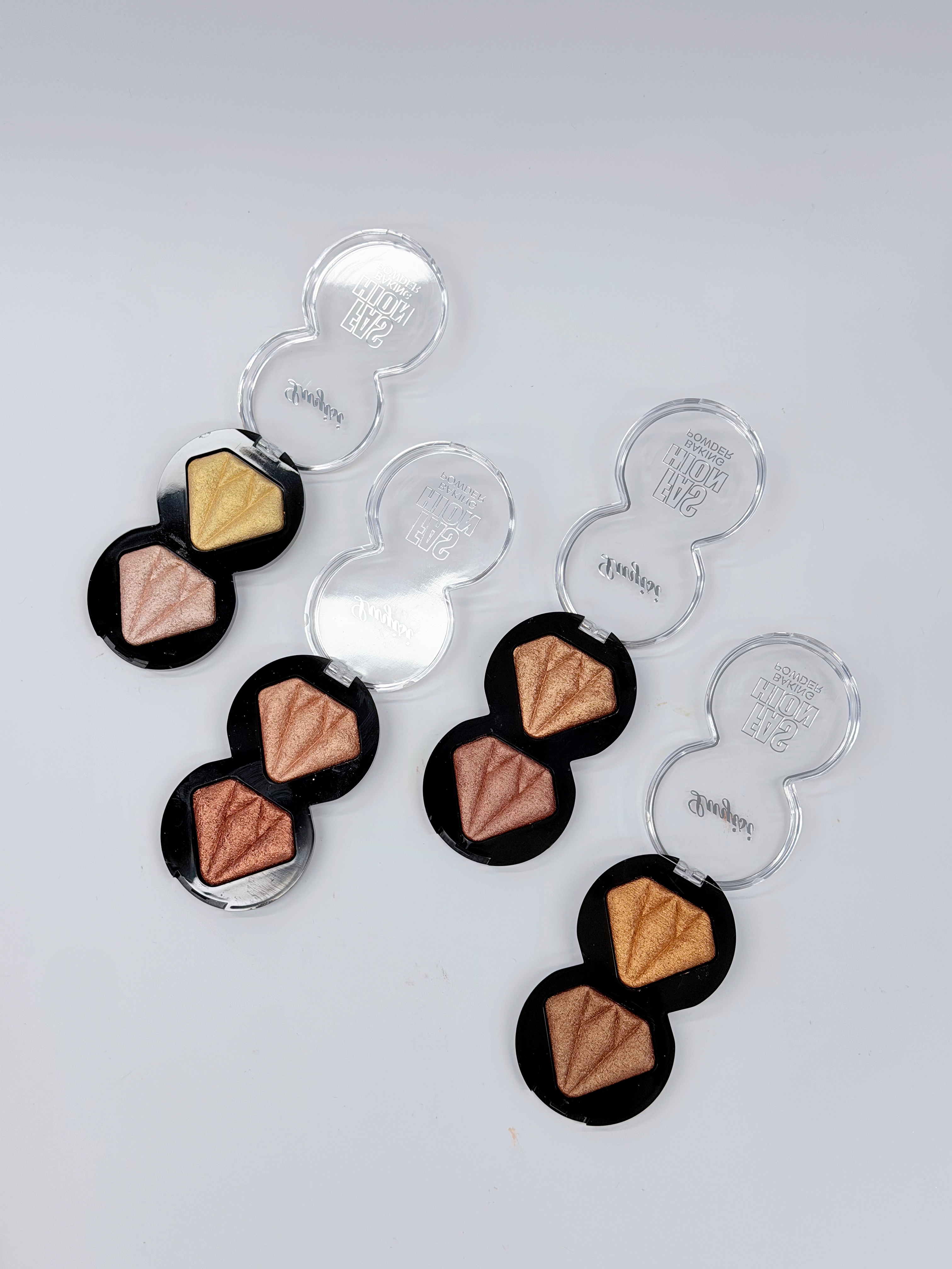 Cross-border eyeshadow LUYISI two-color gemstone baking powder, high-gloss powder, fine texture, professional makeup export Application Scenario