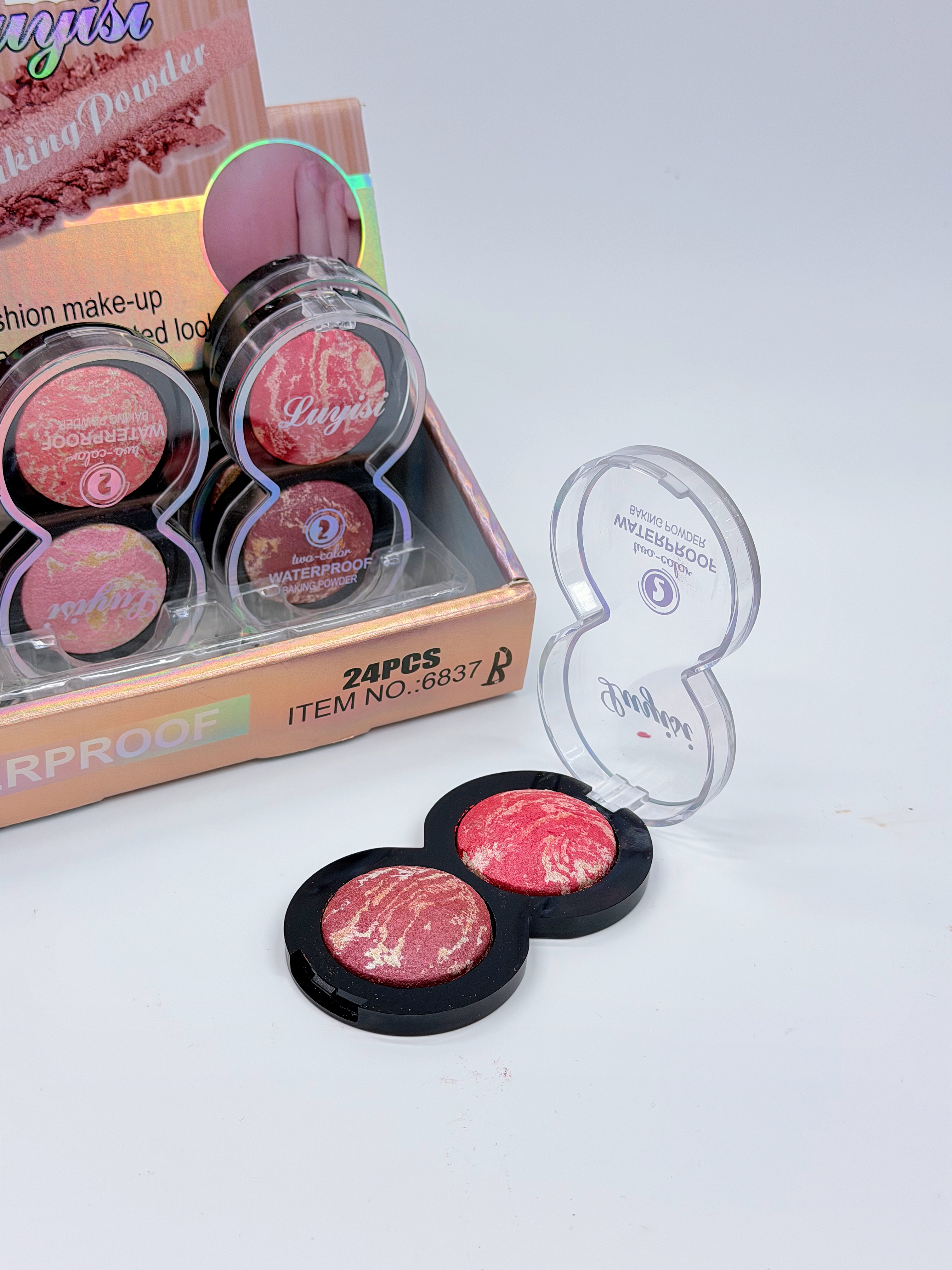 Cross-border eyeshadow LUYISI two-color round baked powder blush has a fine powder texture and is a professional makeup product for export Application Scenario