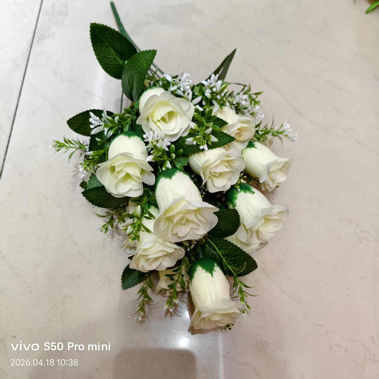 仿真玫瑰花束厂家直销18头仿真小蕾塑料花假花绢花人造花婚庆室内外DIY装饰花拍摄道具