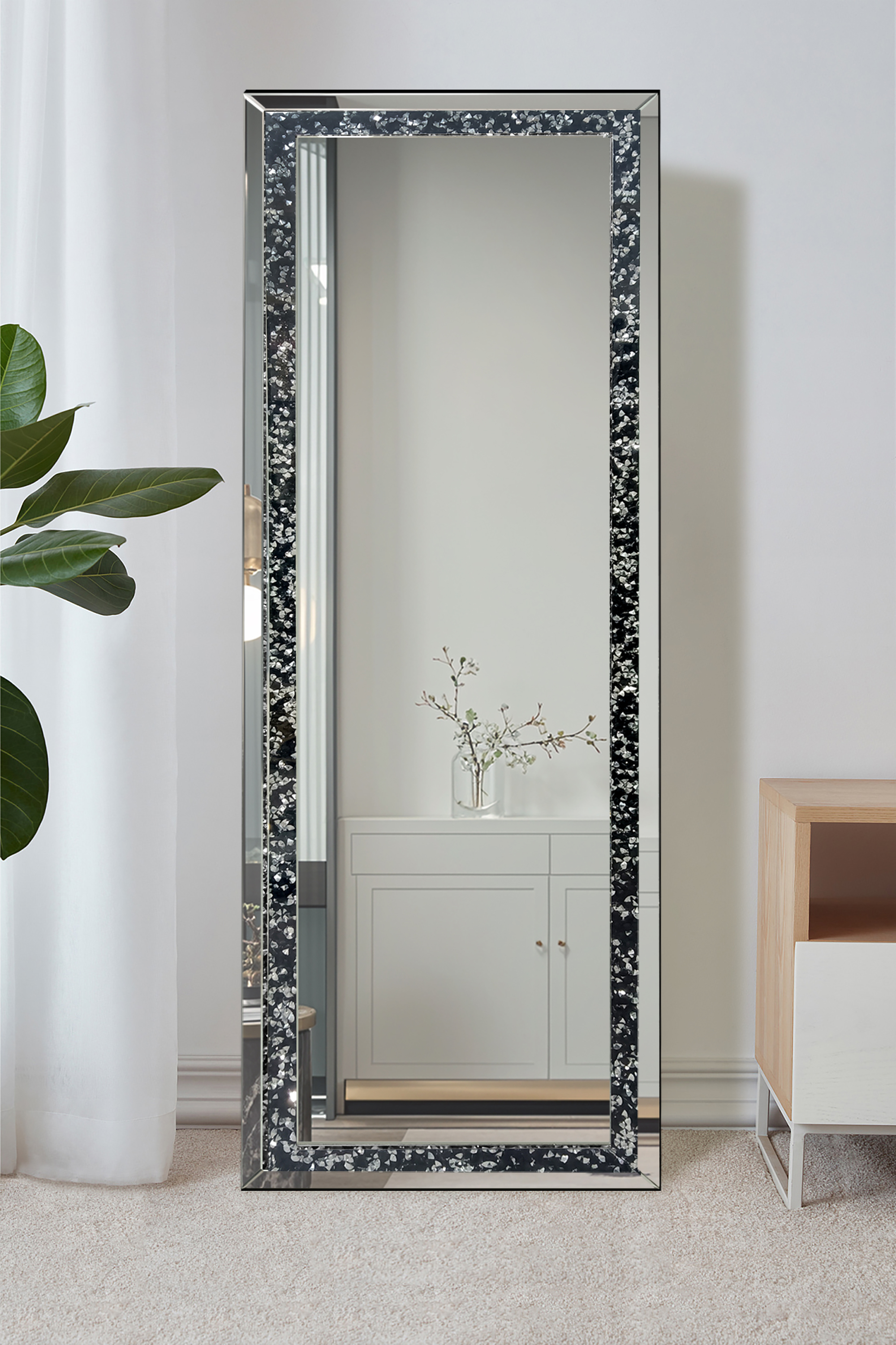 Blue-eyed diamond-framed full-length mirror, entrance mirror, hotel decorative mirror Application Scenario