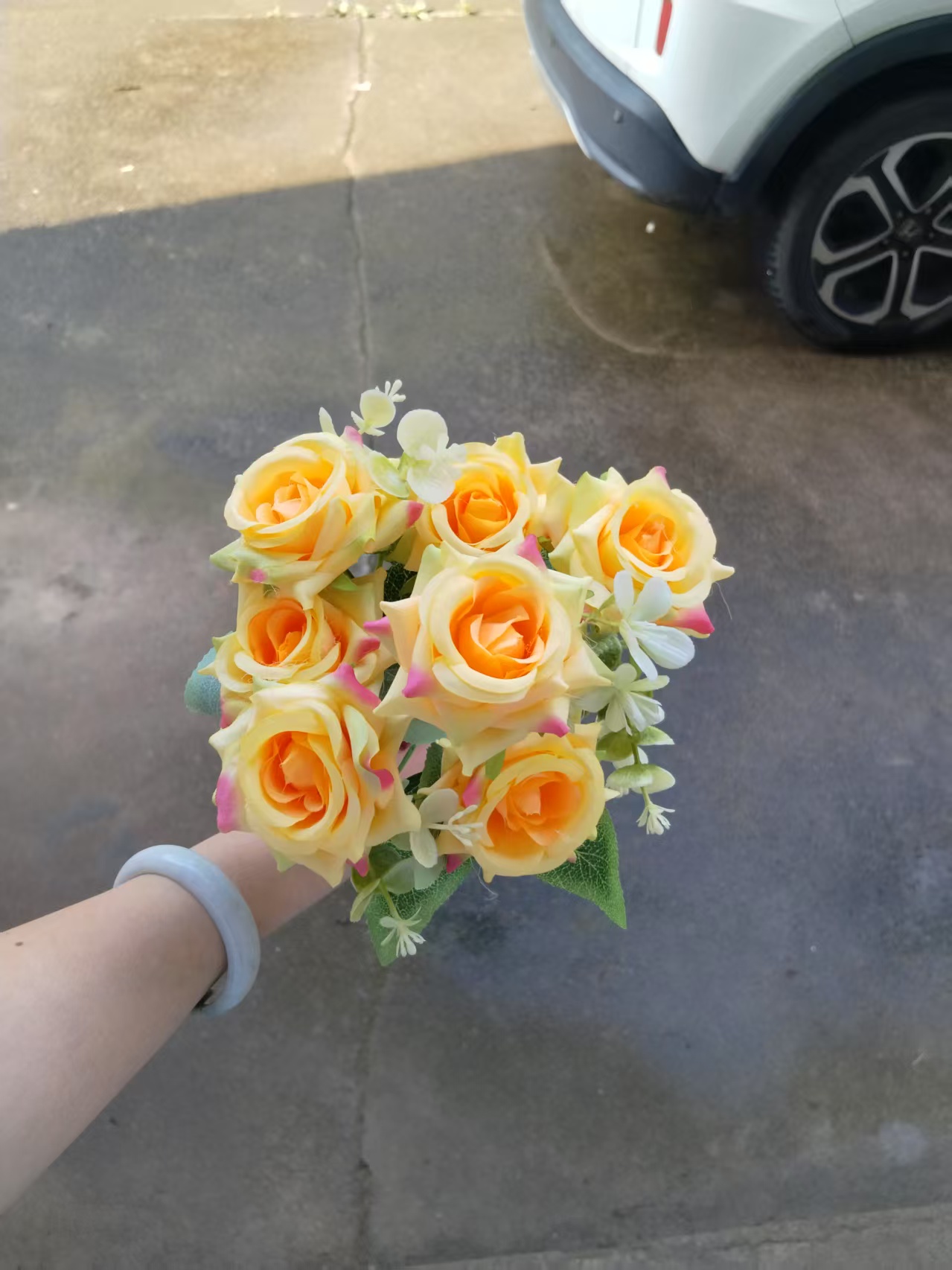 Direct sales from the manufacturer of artificial rose bouquets, 7-head small rolled-edge wrapped roses, plastic flowers, artificial flowers, silk flowers, artificial flowers, wedding indoor and outdoor DIY decorative flowers, shooting props, in stock and available for replenishment Item Picture