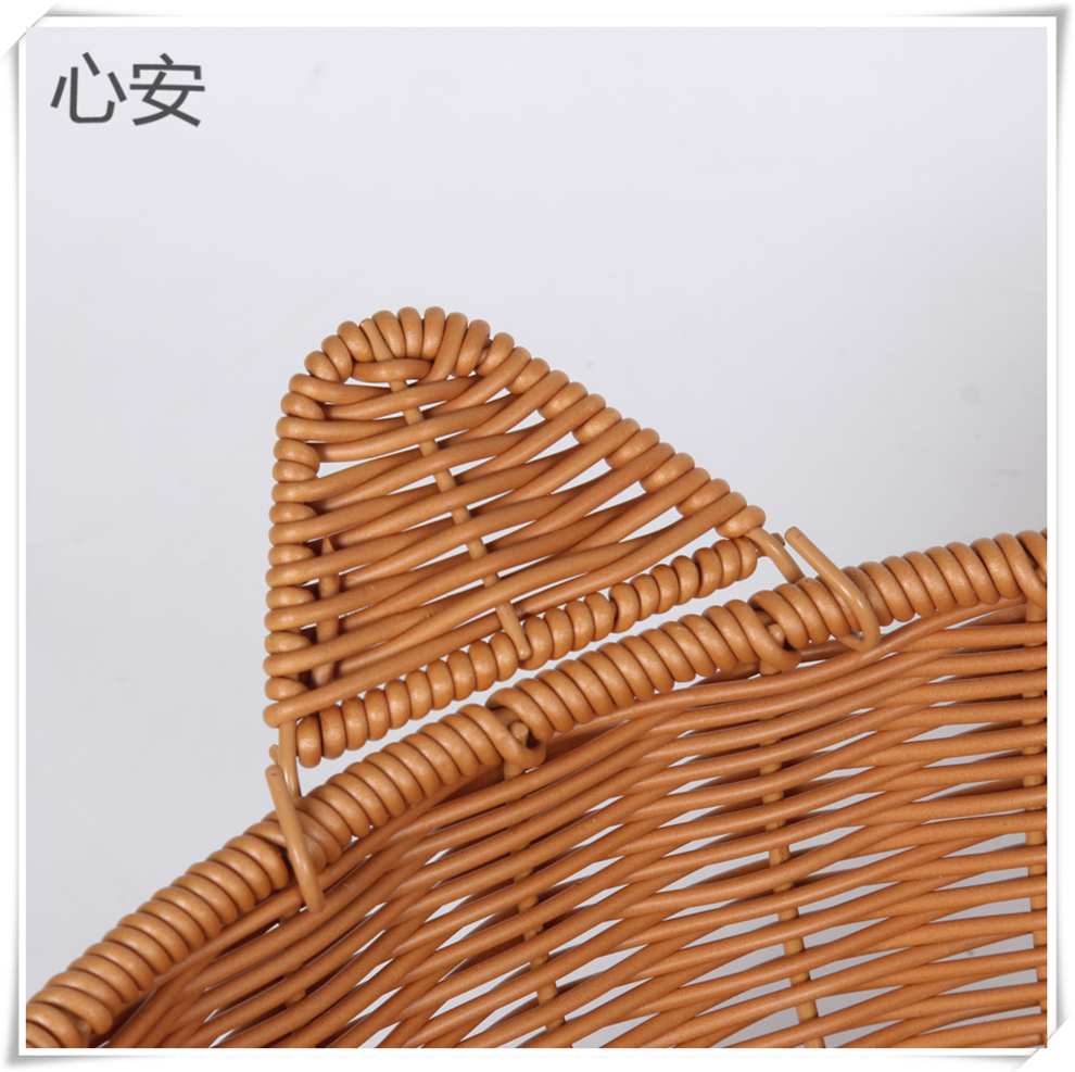 Cat bed, summer cat bed, moisture-proof cat delivery room, cat bed, rattan cat sleeping bed, all-season pet dog bed Application Scenario